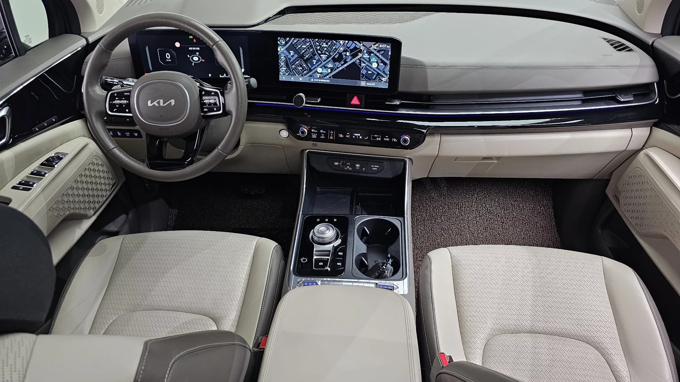 Kia Carnival 9-Seater Gravity, 2024 г. 96653 км. — фото 7