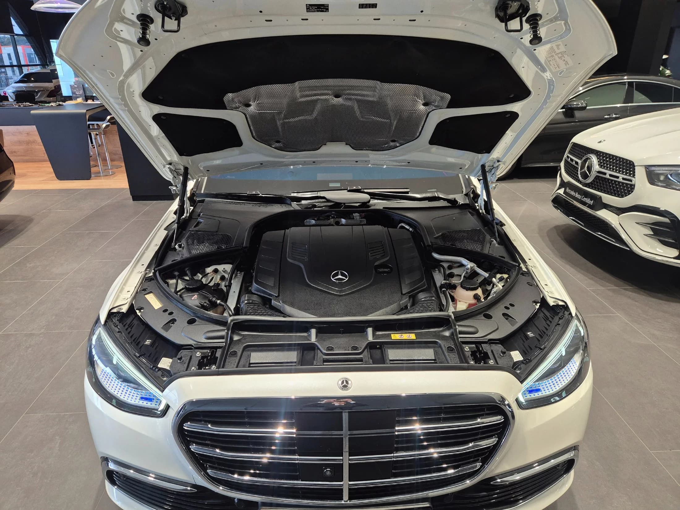 Mercedes-Benz S-Class S580L 4MATIC, 2023 г. 64509 км. — фото 6