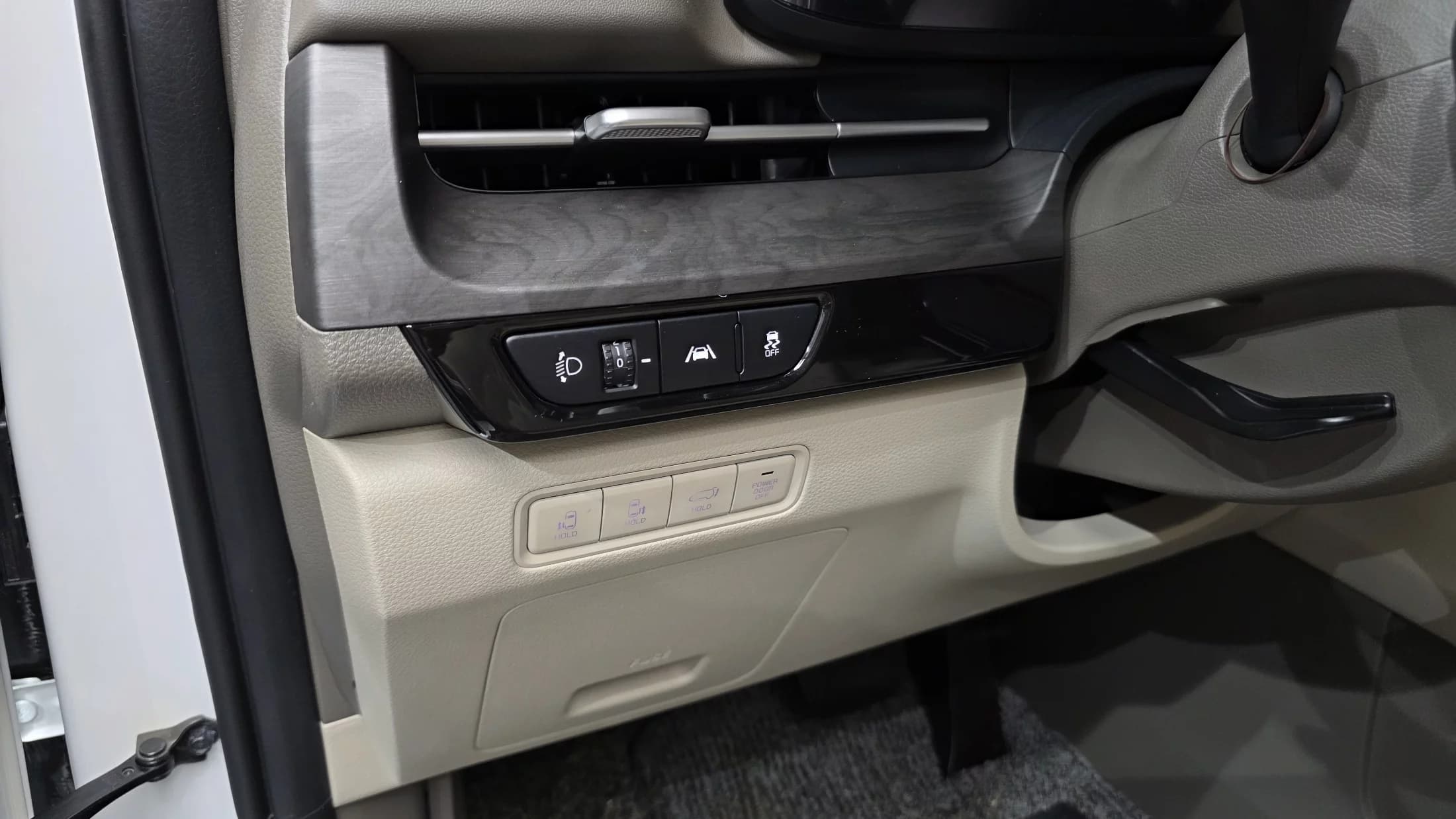 Kia Carnival 7-Seater Signature, 2022 г. 83008 км. — фото 14