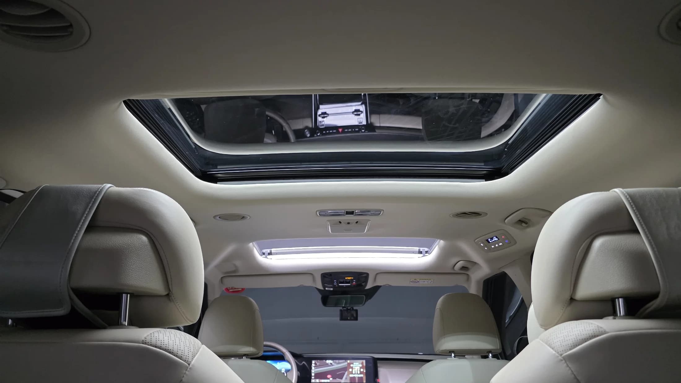 Kia Carnival 7-Seater Signature, 2022 г. 83008 км. — фото 19