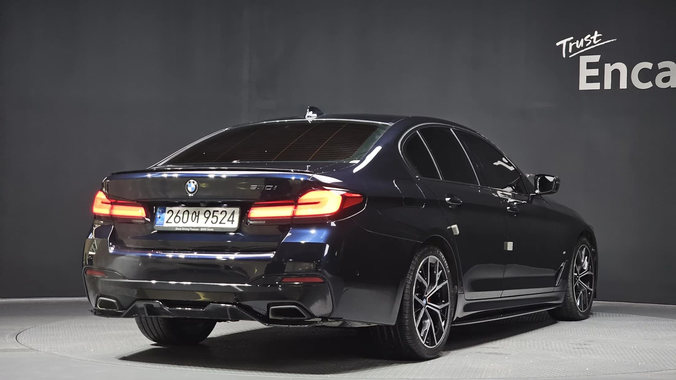 BMW 5-Series 530i M Sport Package, 2021 г. 75977 км. — фото 2