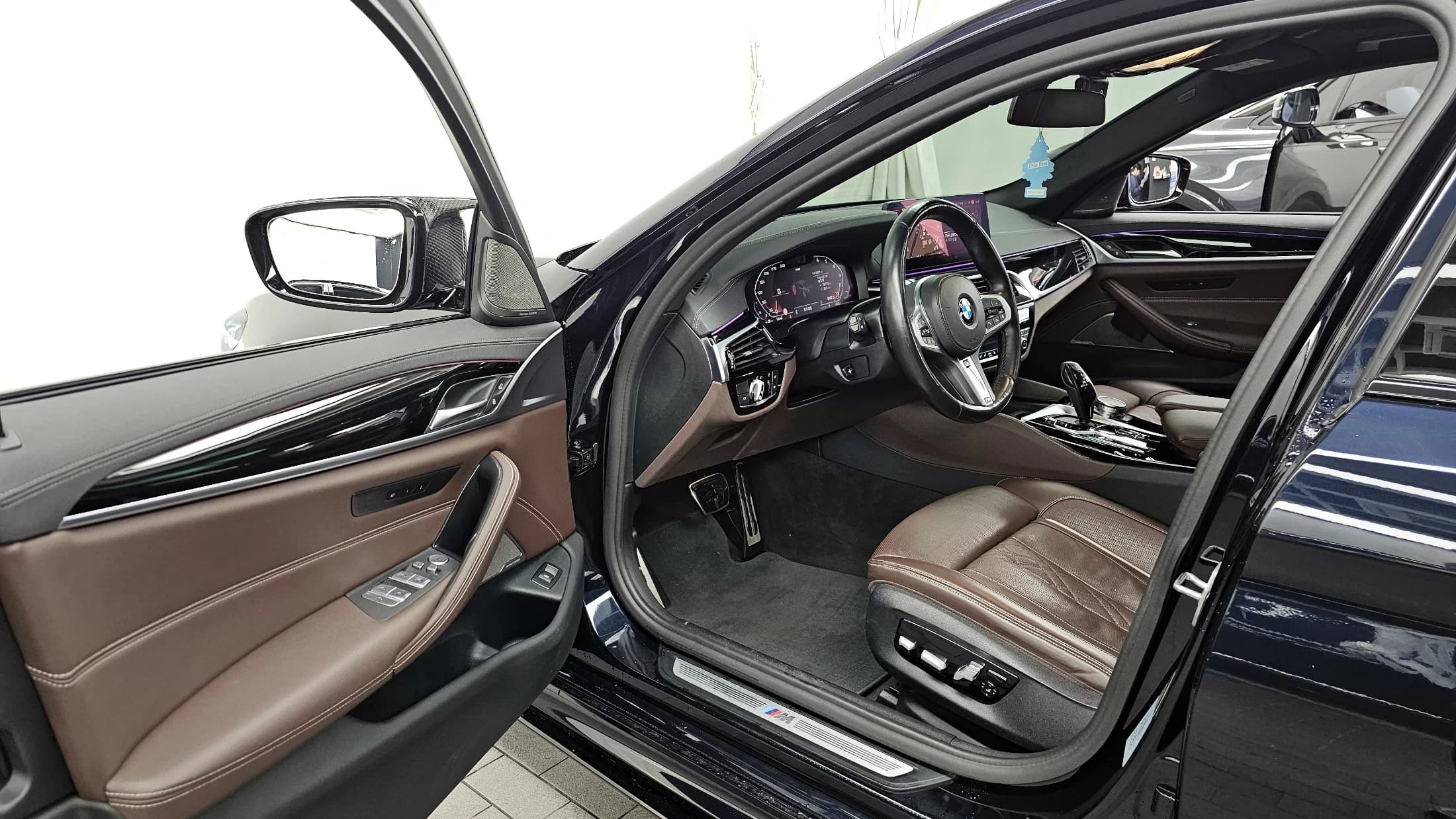 BMW 5-Series 530i M Sport Package, 2021 г. 75977 км. — фото 10