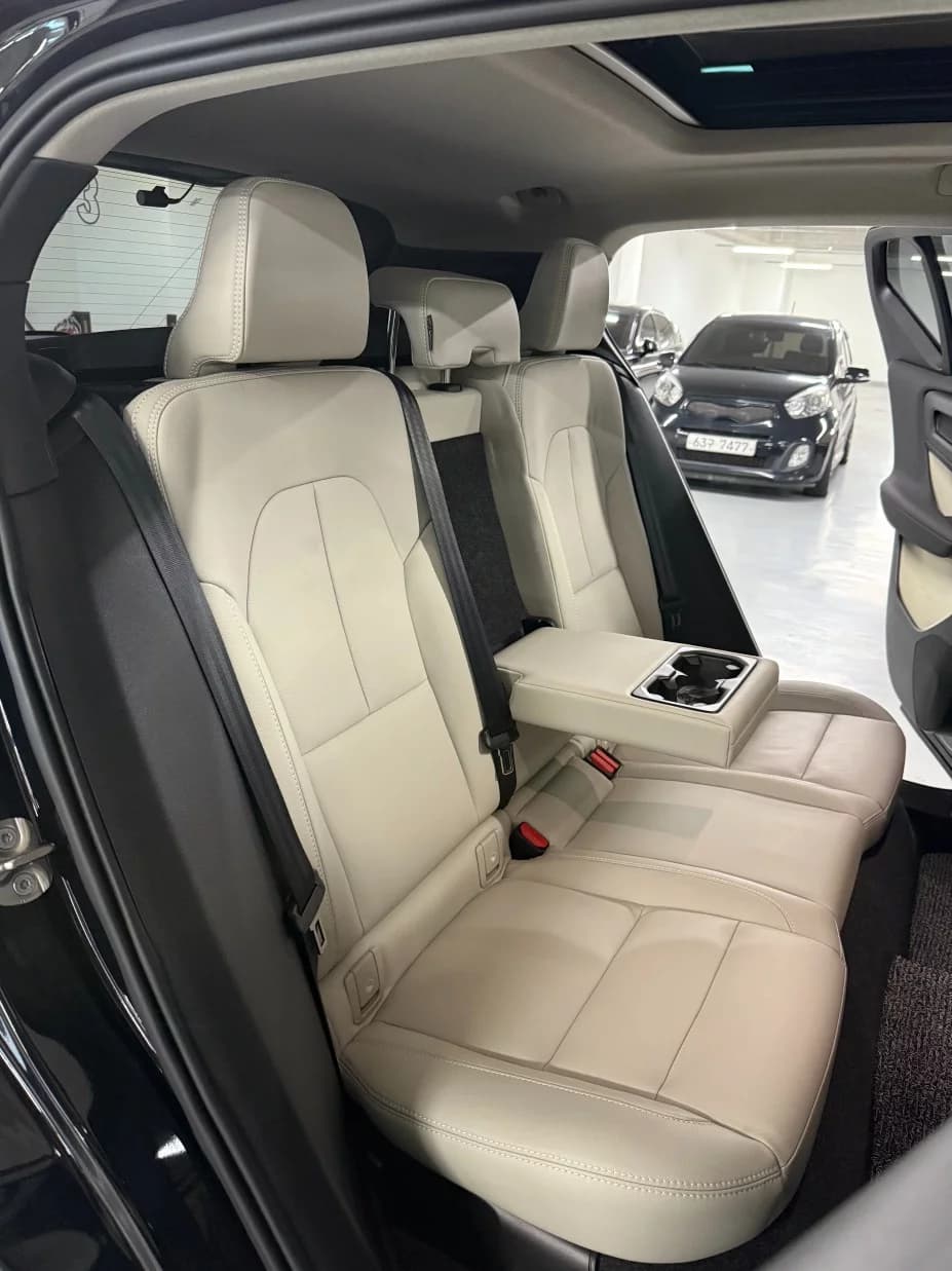 Volvo XC40 B4 Dark Edition, 2024 г. 7077 км. — фото 14