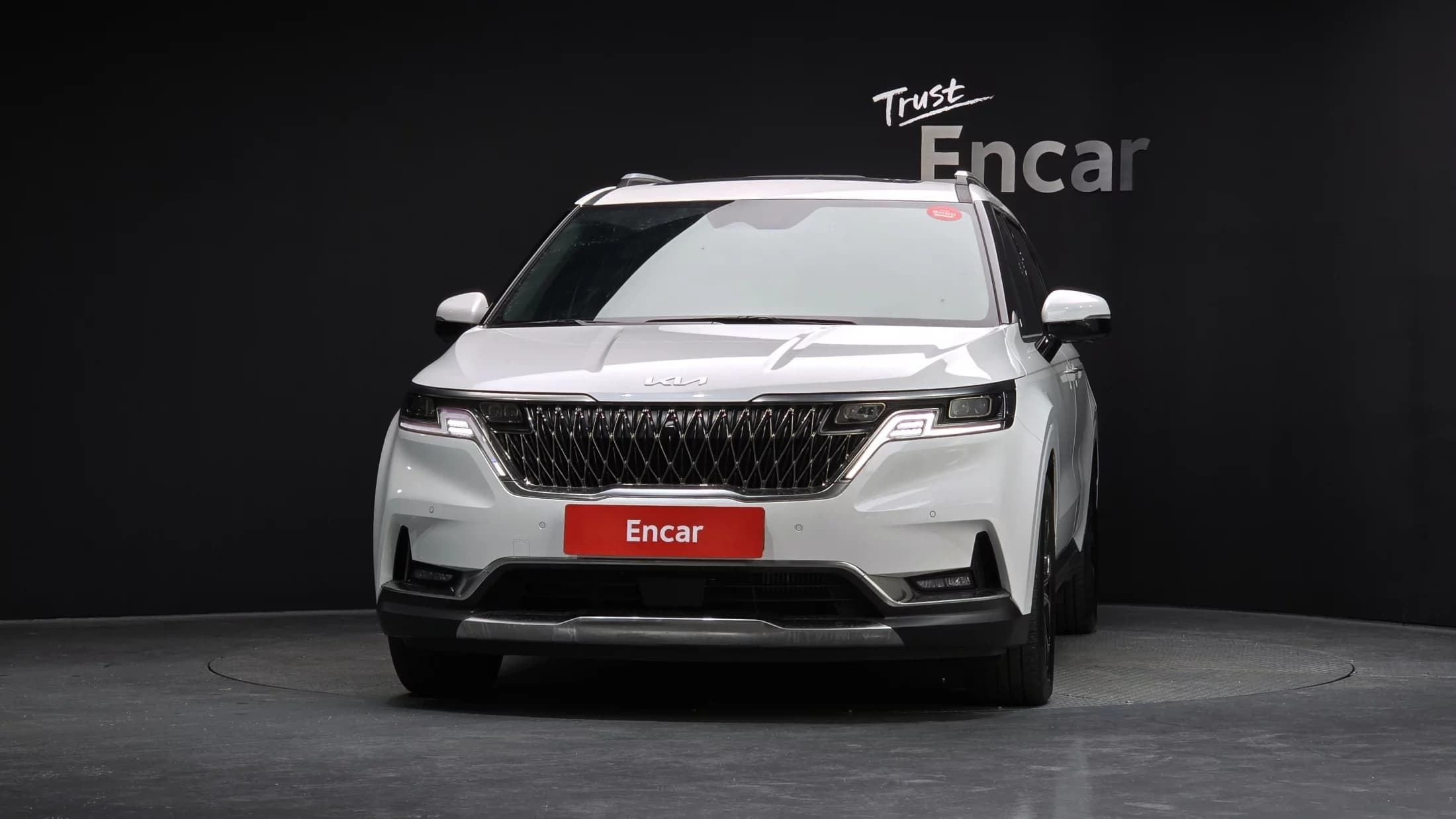 Kia Carnival 7-Seater Signature, 2023 г. 34802 км. — фото 2