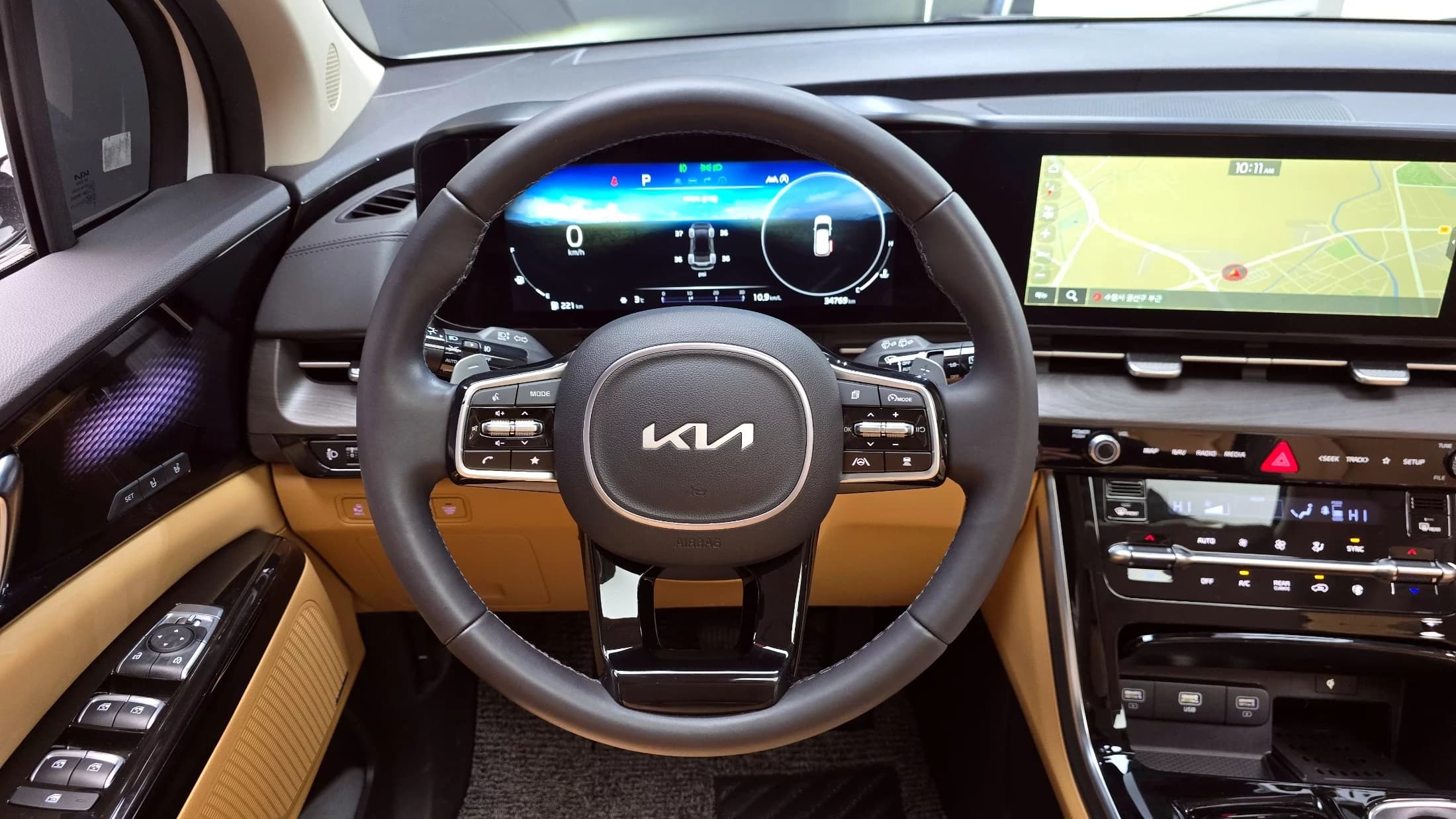 Kia Carnival 7-Seater Signature, 2023 г. 34802 км. — фото 12