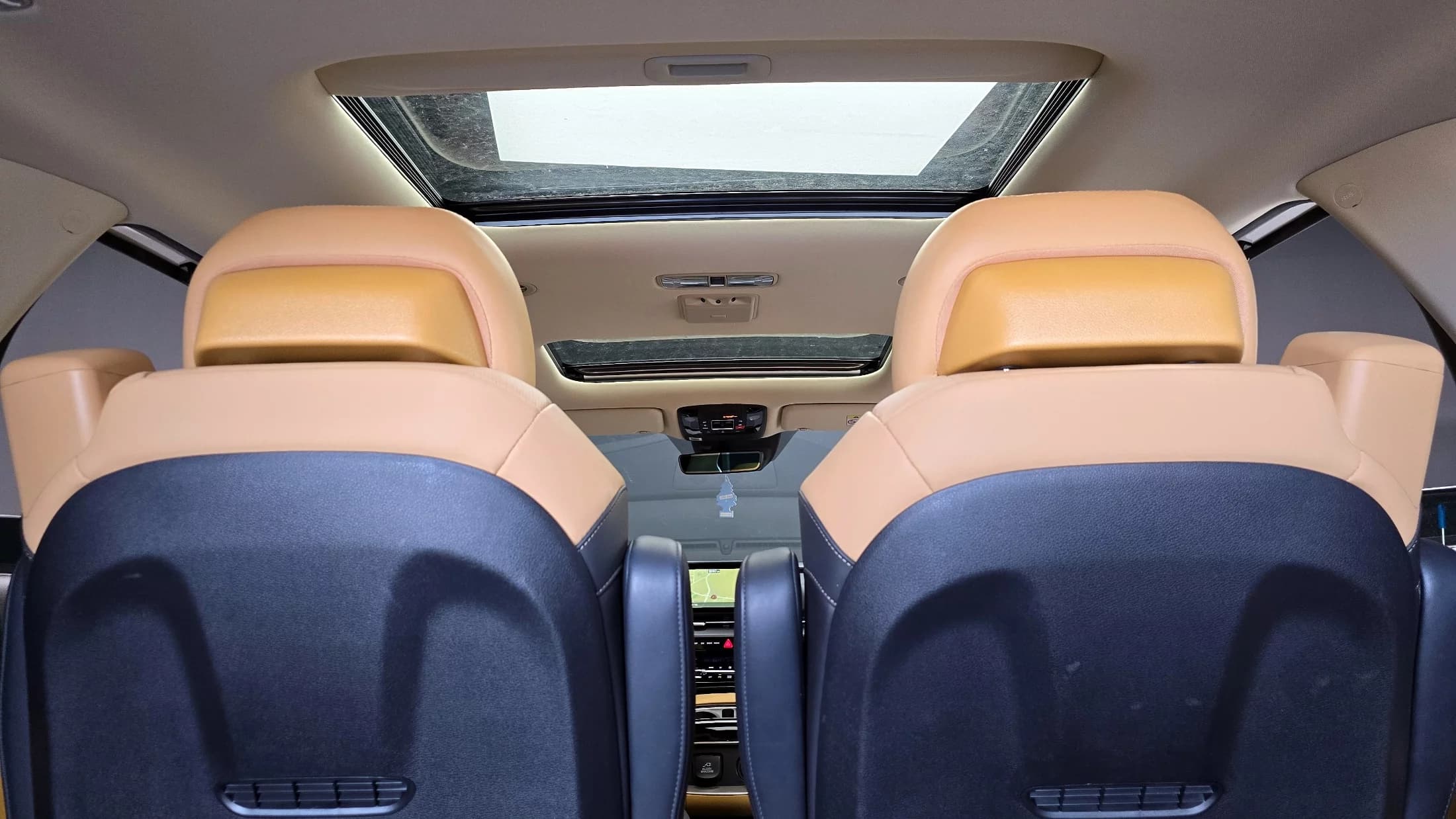 Kia Carnival 7-Seater Signature, 2023 г. 34802 км. — фото 17