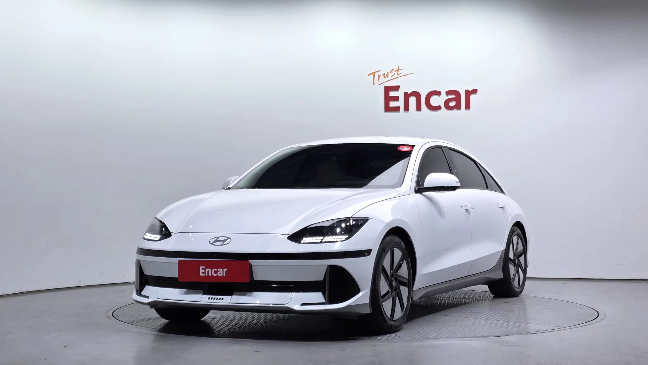 Hyundai Ioniq 6 Long Range AWD Exclusive +, электромобиль, 2023 г. 39071 км. — фото 2