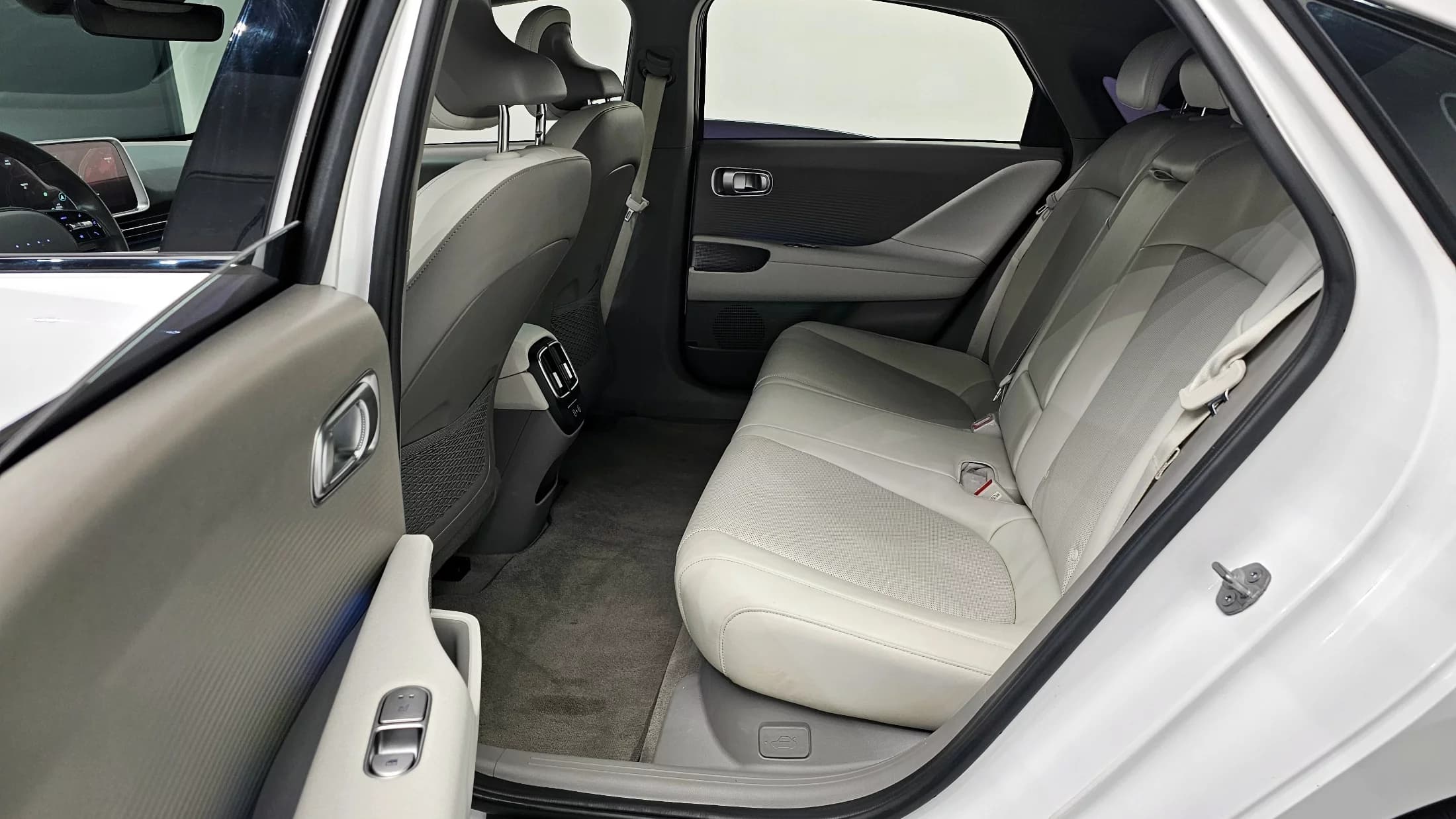 Hyundai Ioniq 6 Long Range AWD Exclusive +, электромобиль, 2023 г. 39071 км. — фото 26