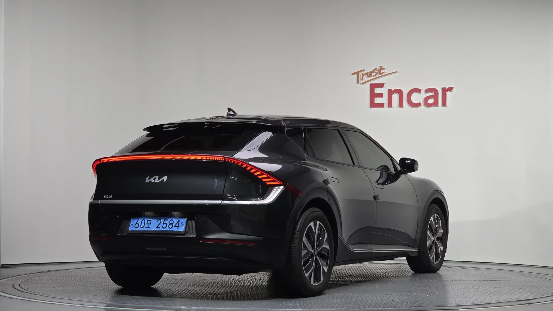 Kia EV6 Long Range 4WD Air, электромобиль, 2022 г. 25048 км. — фото 2