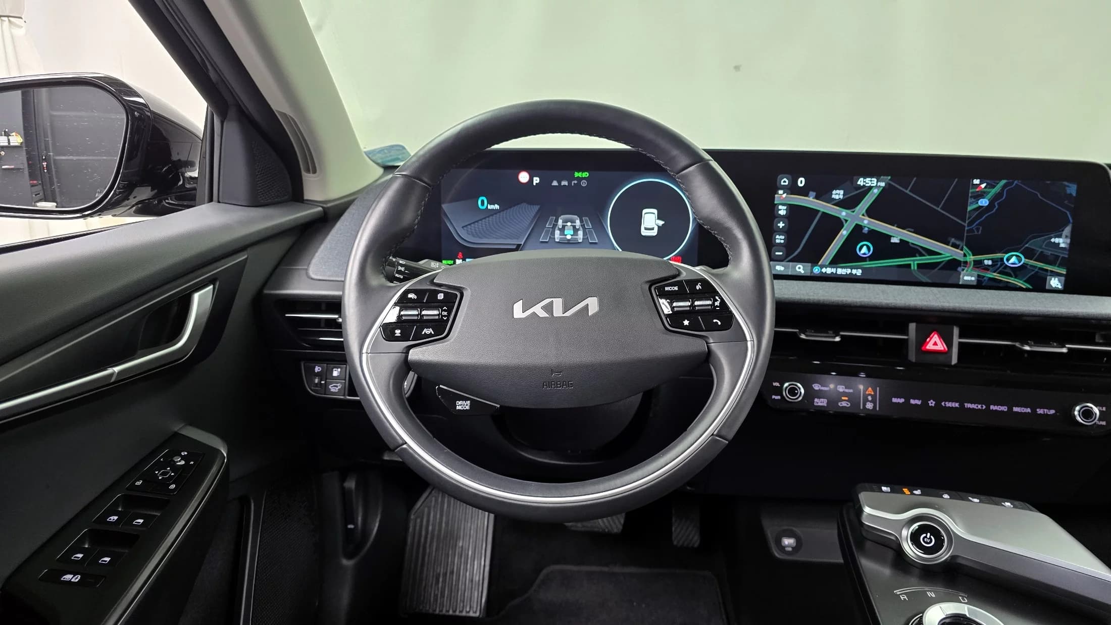 Kia EV6 Long Range 4WD Air, электромобиль, 2022 г. 25048 км. — фото 13