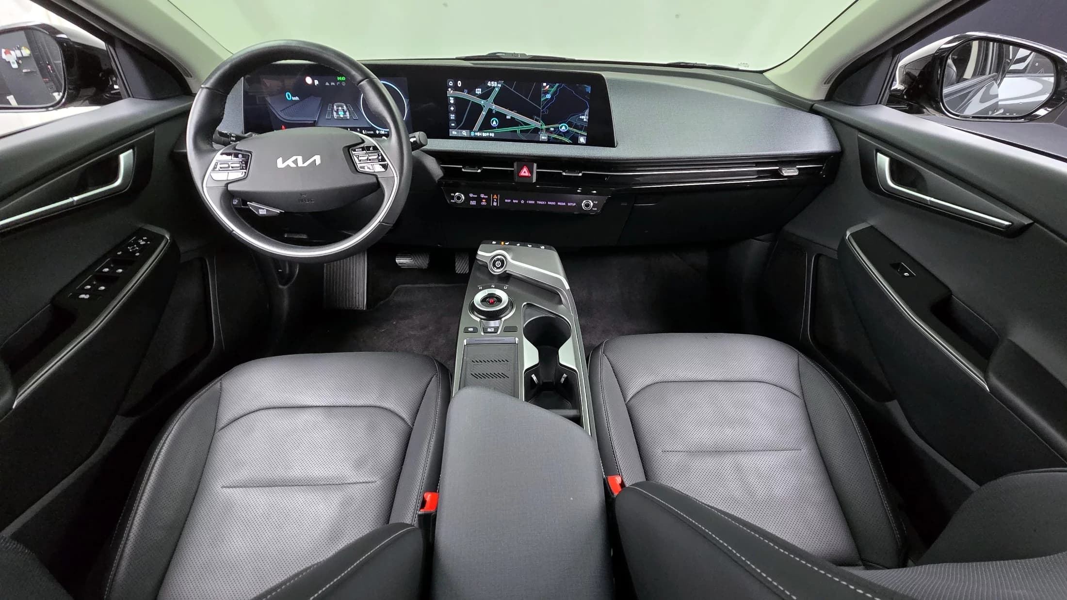 Kia EV6 Long Range 4WD Air, электромобиль, 2022 г. 25048 км. — фото 7