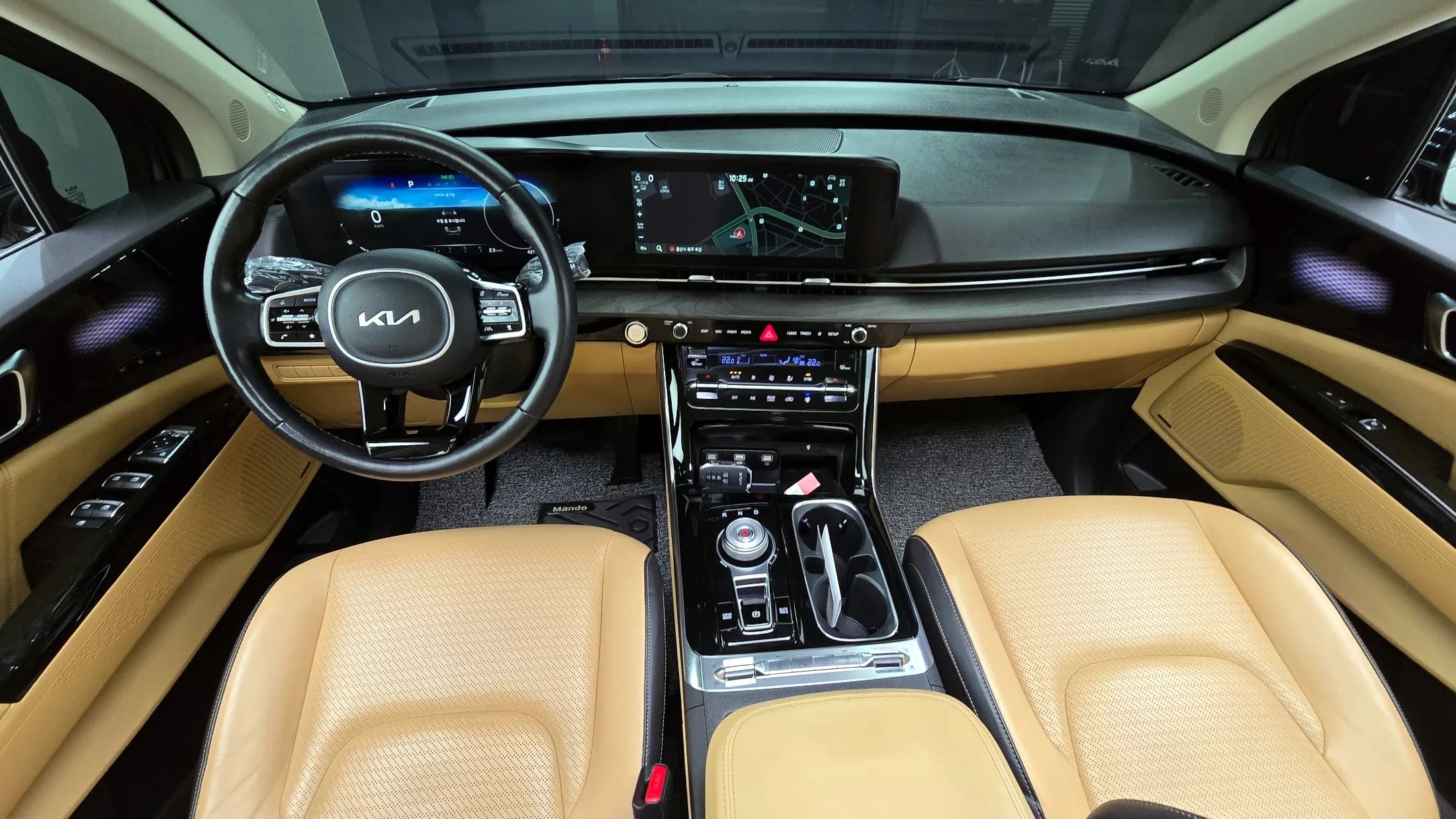 Kia Carnival 9-Seater Signature, 2022 г. 42741 км. — фото 7