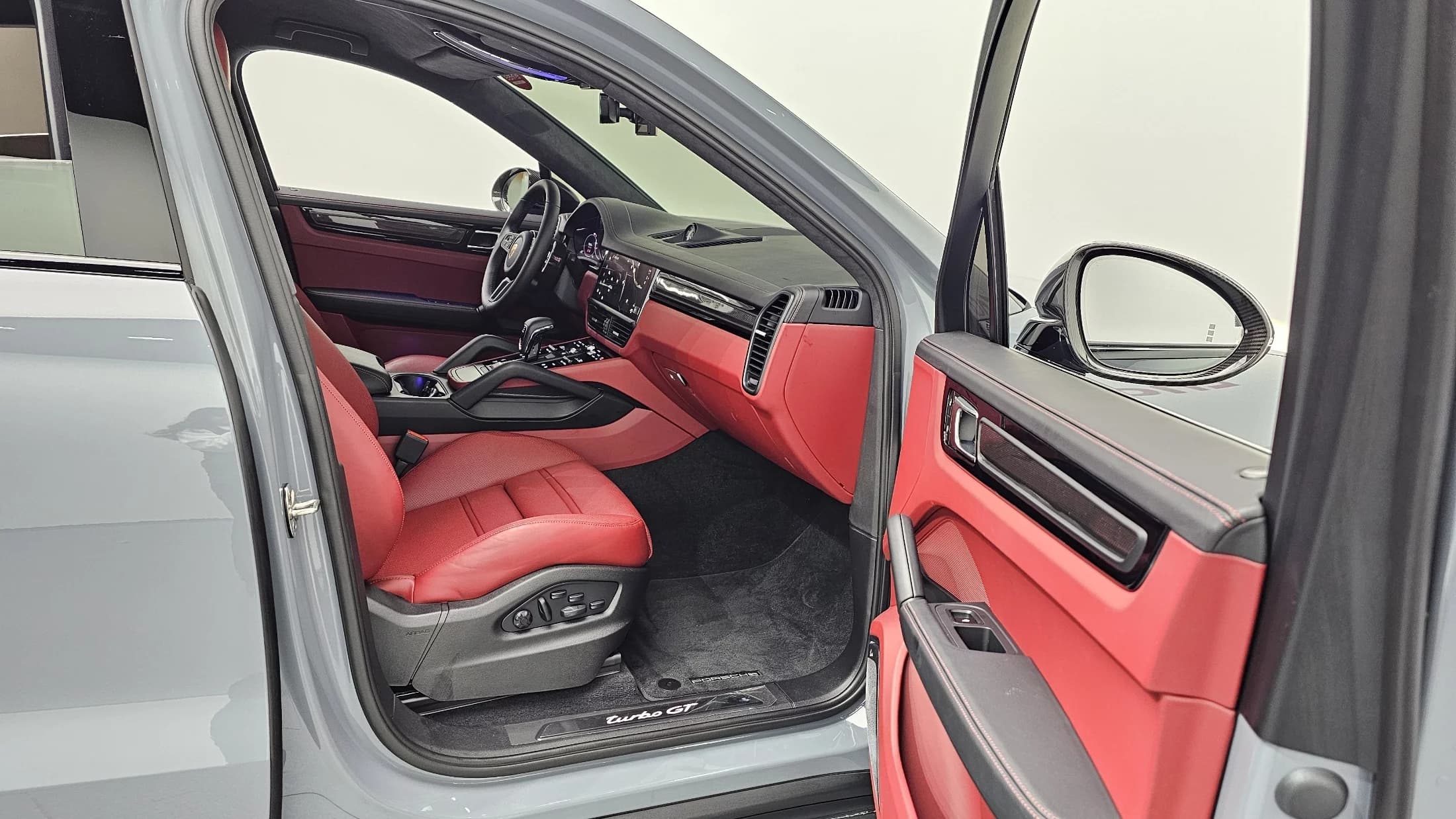 Porsche CAYENNE 4.0 Turbo GT Coupe, 2023 г. 3055 км. — фото 10