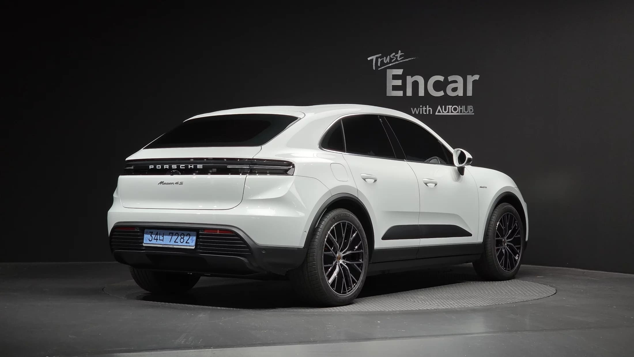 Porsche MACAN Base, электромобиль, 2025 г. 1046 км. — фото 2