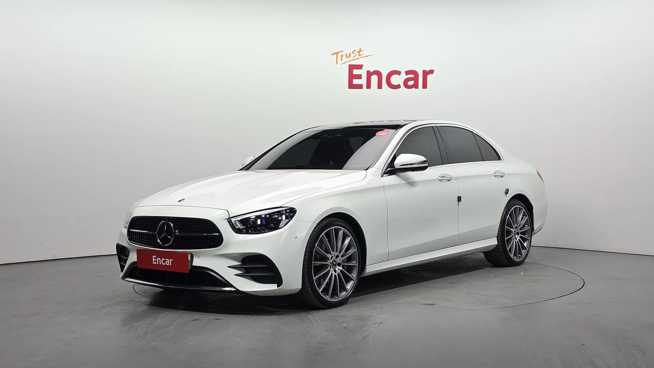 Mercedes-Benz E-Class E350 4MATIC AMG Line, 2022 г. 25993 км.