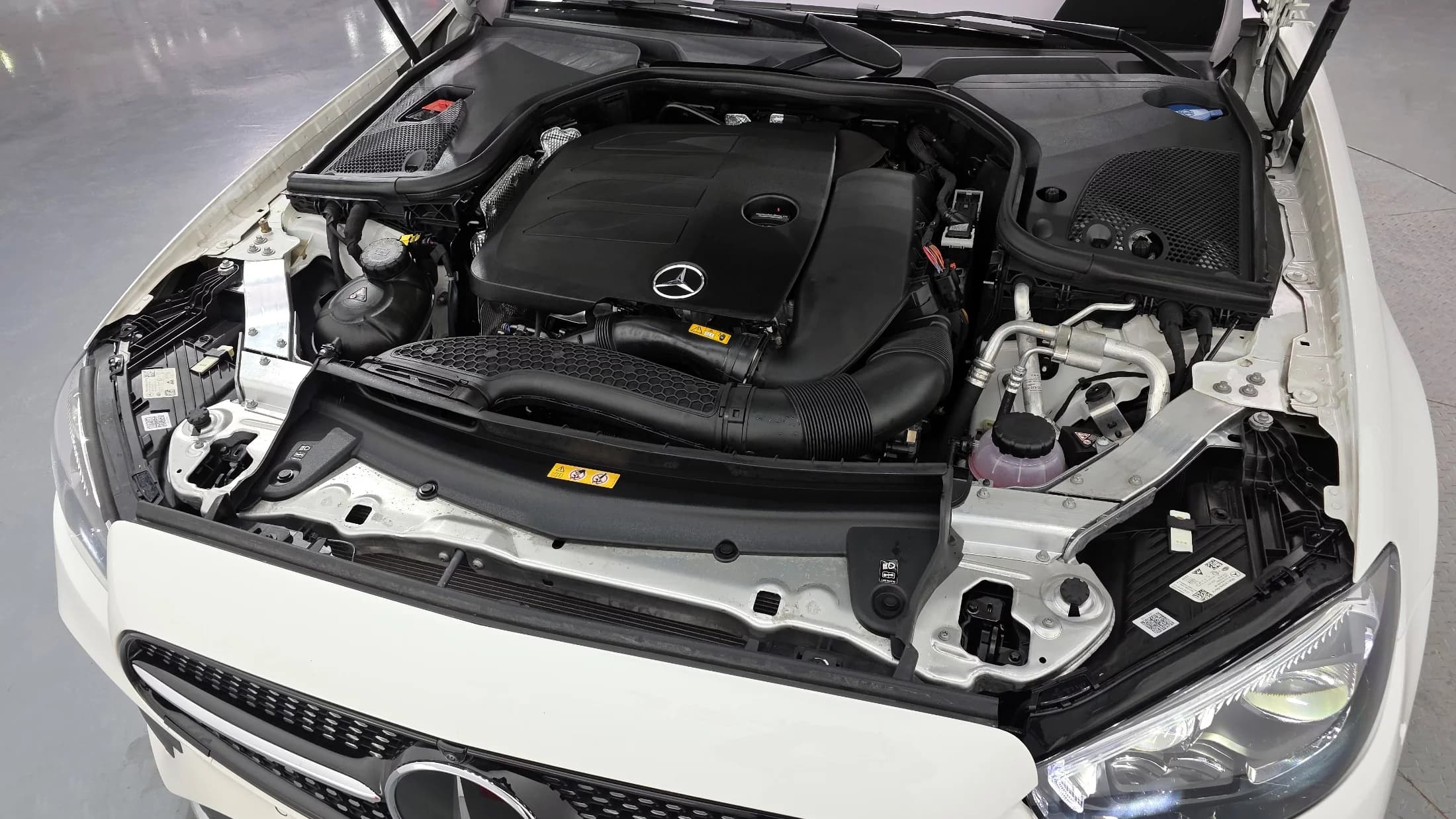 Mercedes-Benz E-Class E350 4MATIC AMG Line, 2022 г. 25993 км. — фото 6