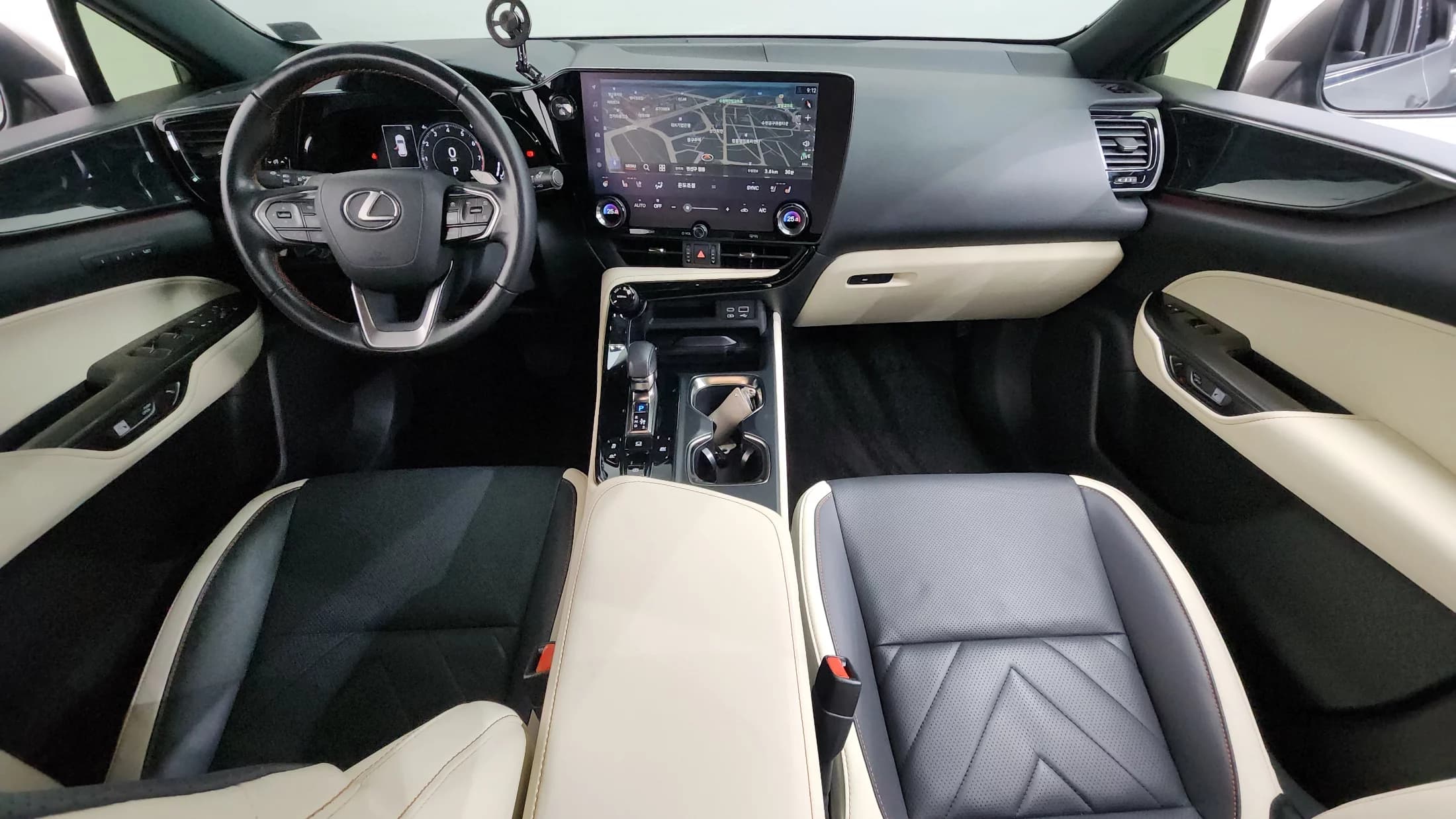 Lexus NX350h Premium, гибрид, 2023 г. 32084 км. — фото 6
