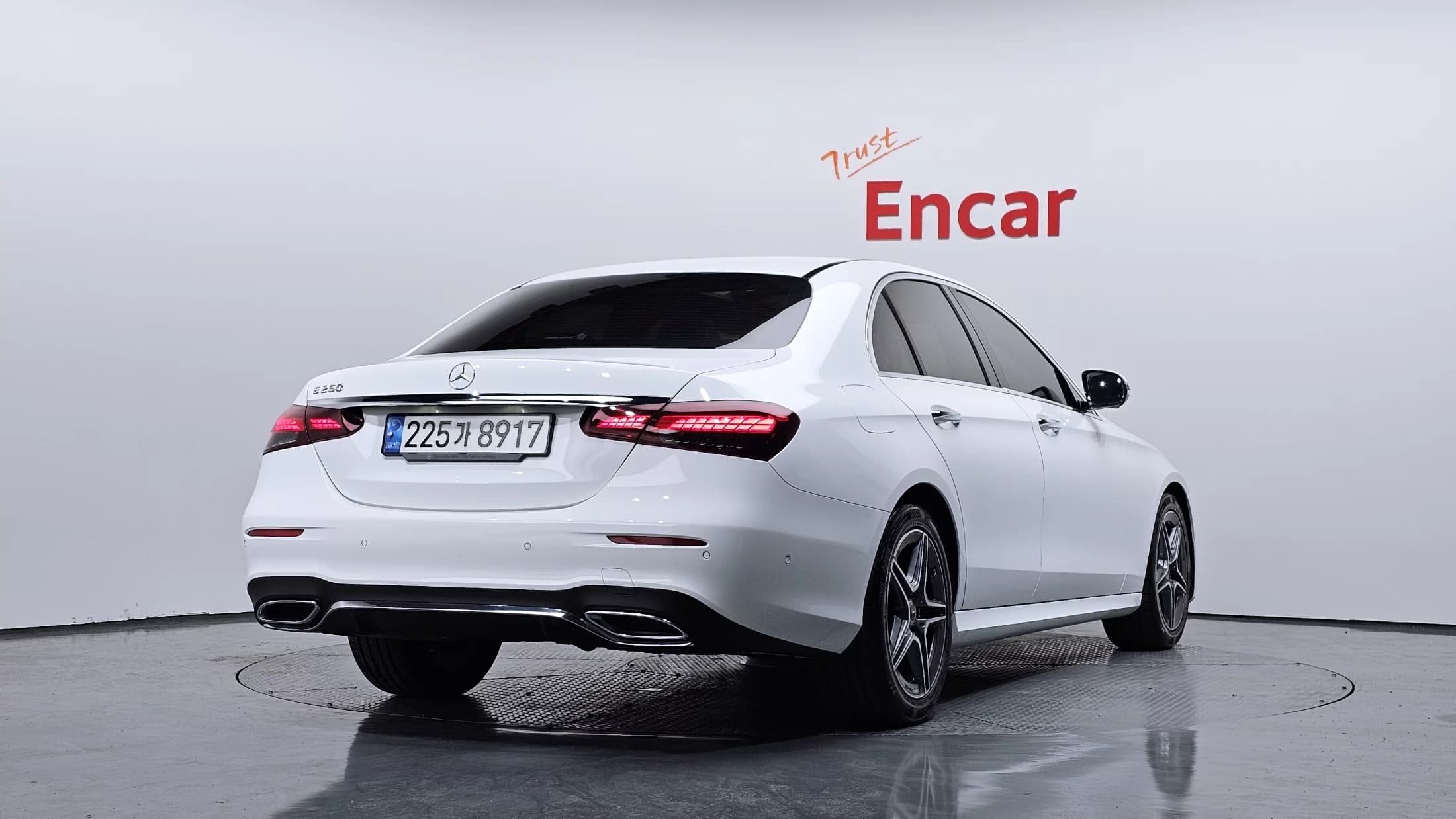 Mercedes-Benz E-Class E250 AMG Line, 2022 г. 41056 км. — фото 2