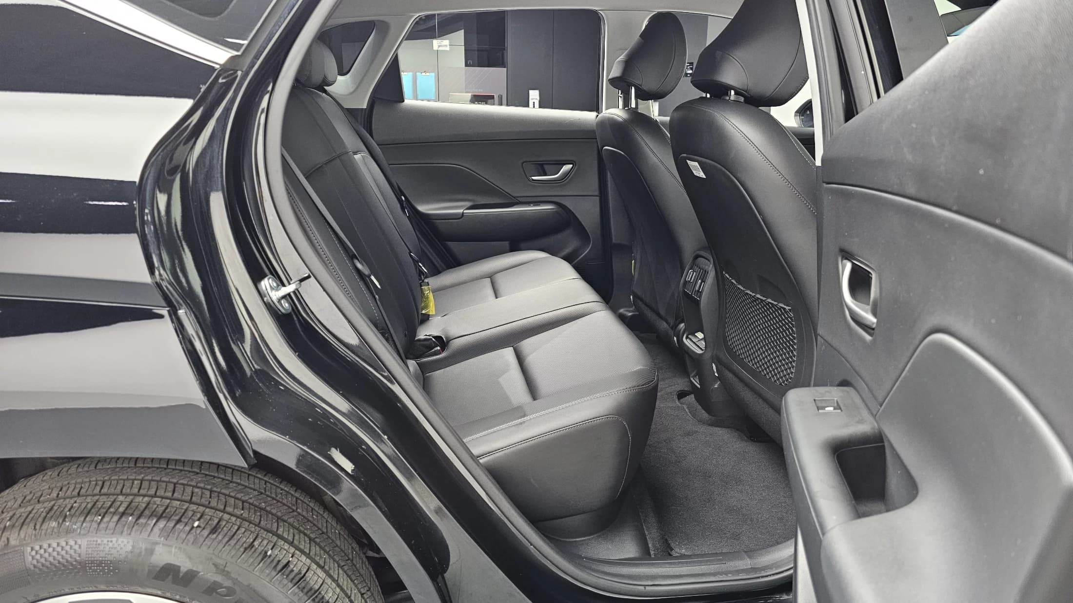 Hyundai Kona Electric Long Range Modern Plus, электромобиль, 2024 г. 25236 км. — фото 12
