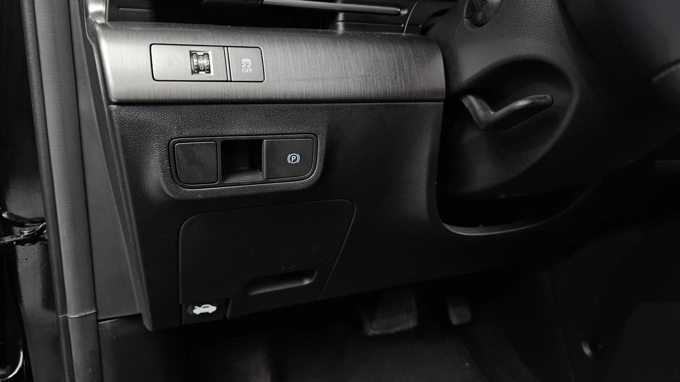 Hyundai Kona Electric Long Range Modern Plus, электромобиль, 2024 г. 25236 км. — фото 19