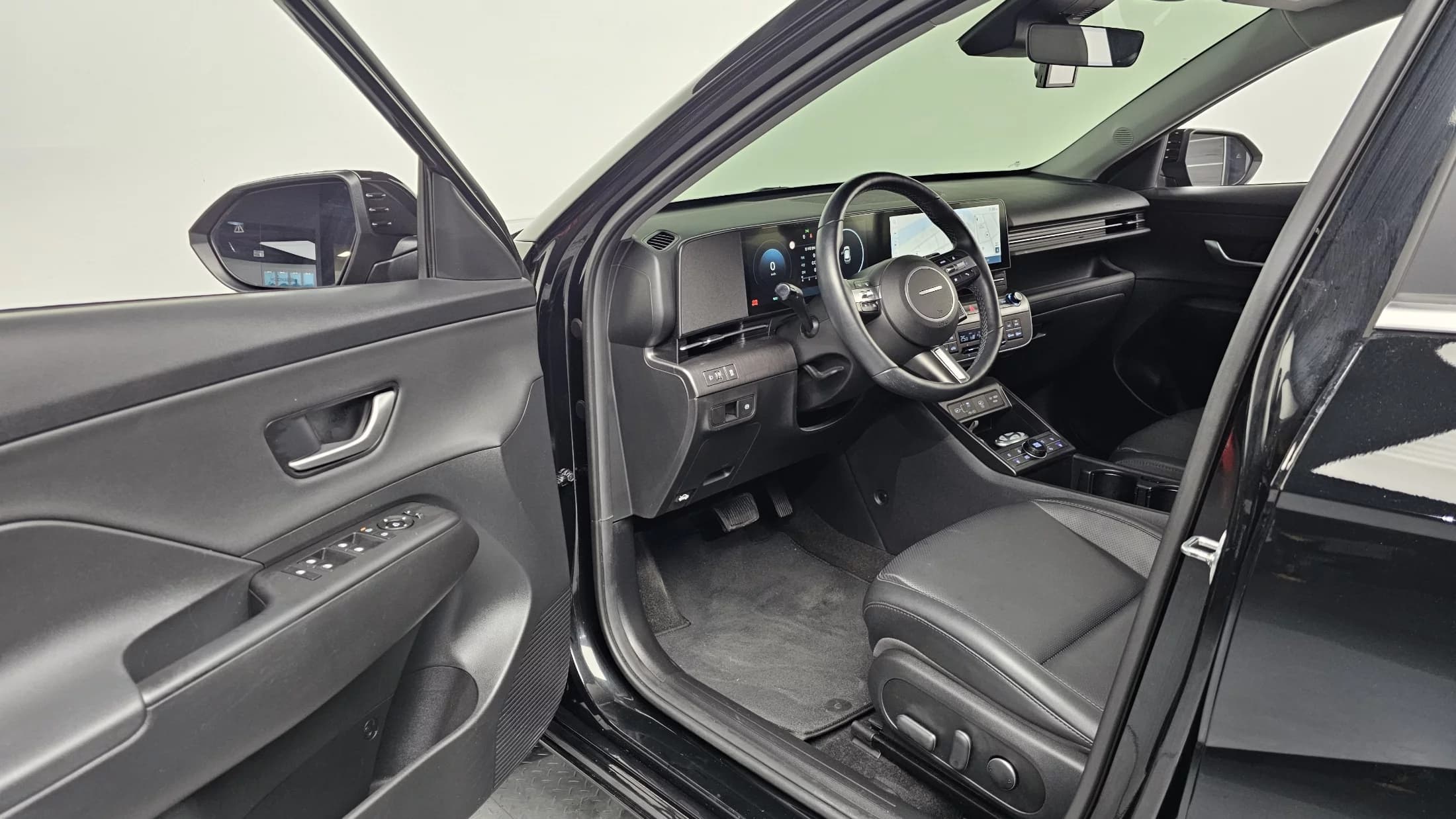 Hyundai Kona Electric Long Range Modern Plus, электромобиль, 2024 г. 25236 км. — фото 10