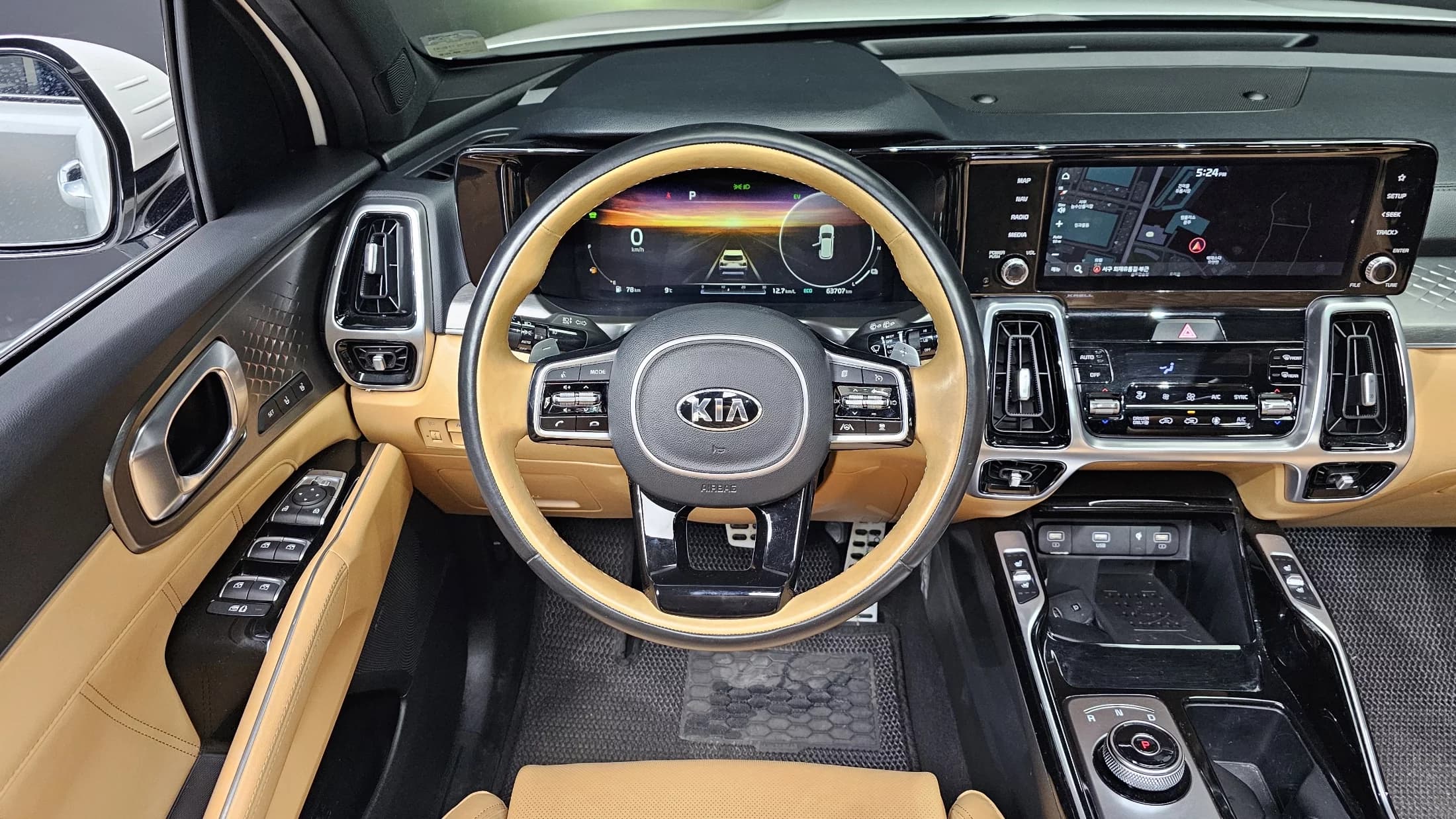 Kia Sorento HEV 1.6 4WD Signature, гибрид, 2021 г. 63755 км. — фото 13