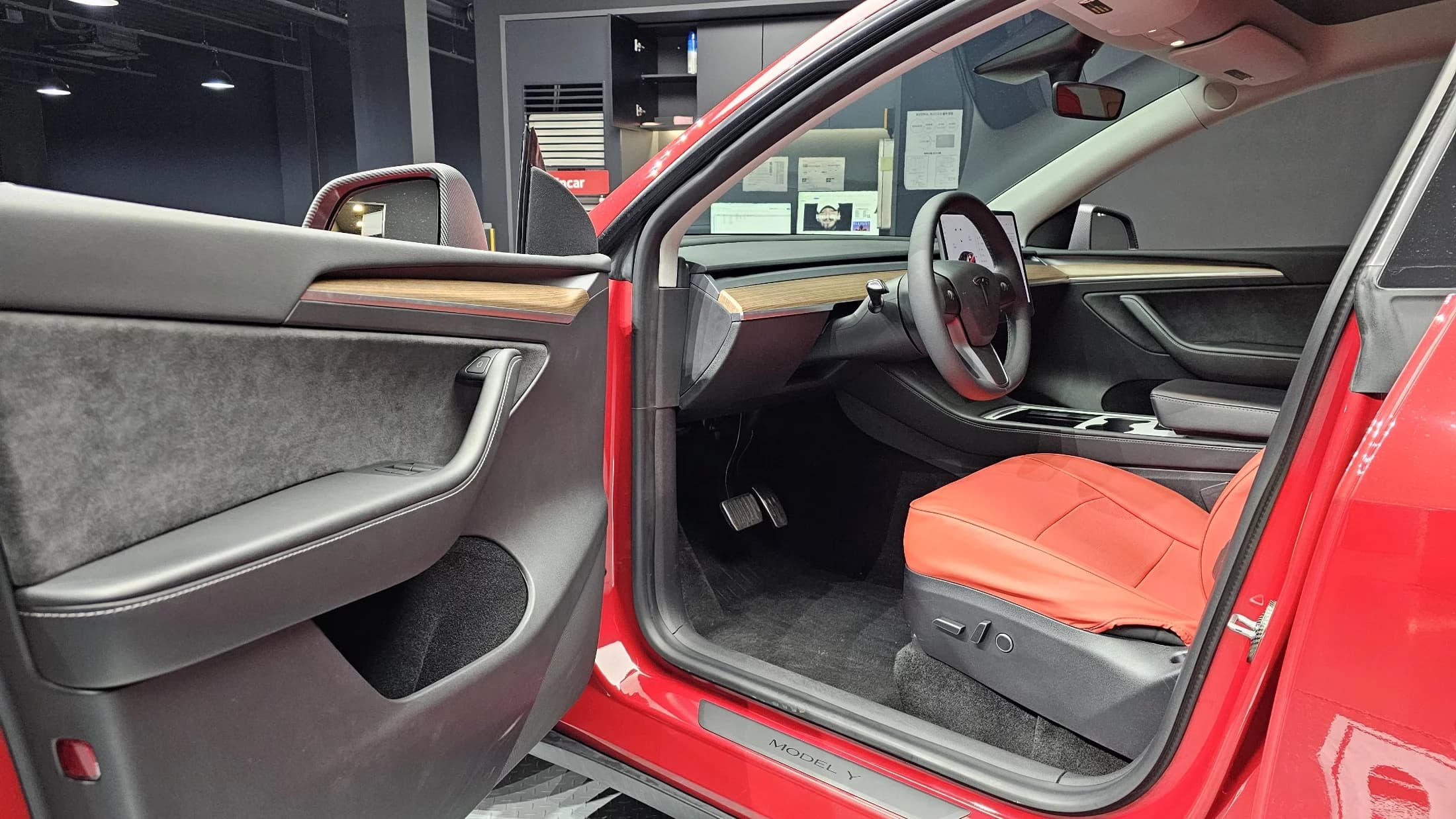 Tesla Model Y Standard Range, электромобиль, 2021 г. 57587 км. — фото 11