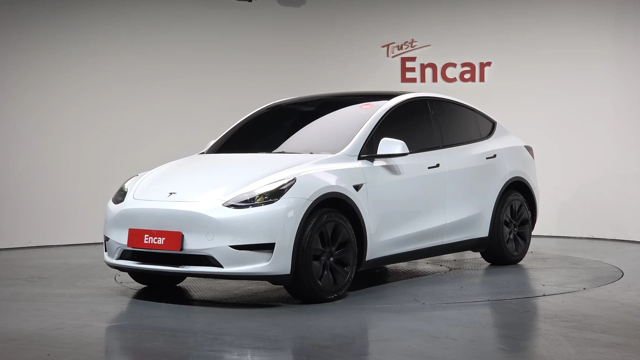 Tesla Model Y RWD, электромобиль, 2024 г. 20792 км.