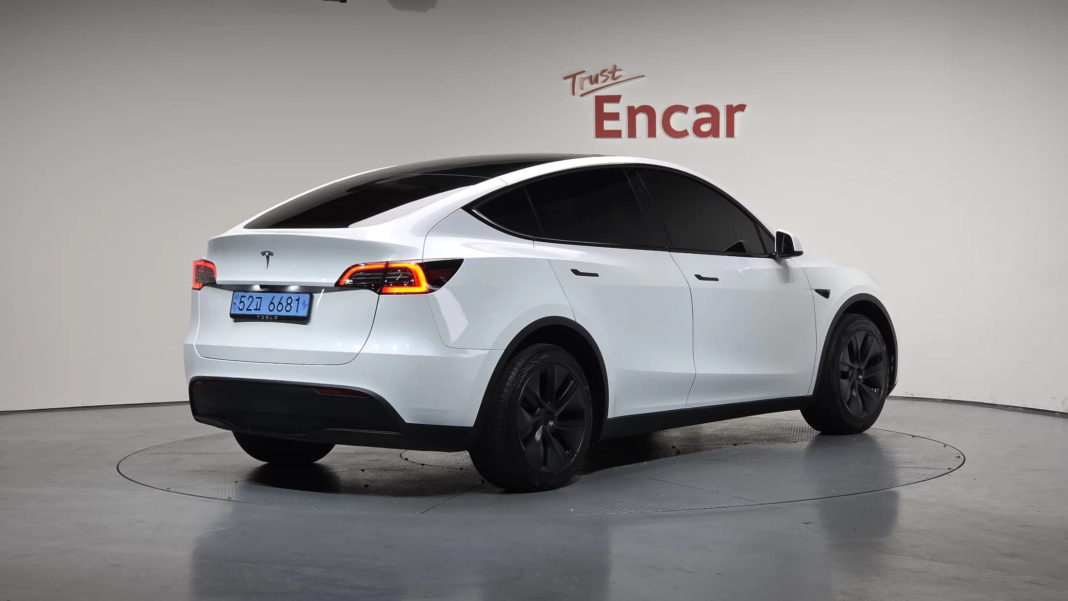 Tesla Model Y RWD, электромобиль, 2024 г. 20792 км. — фото 2