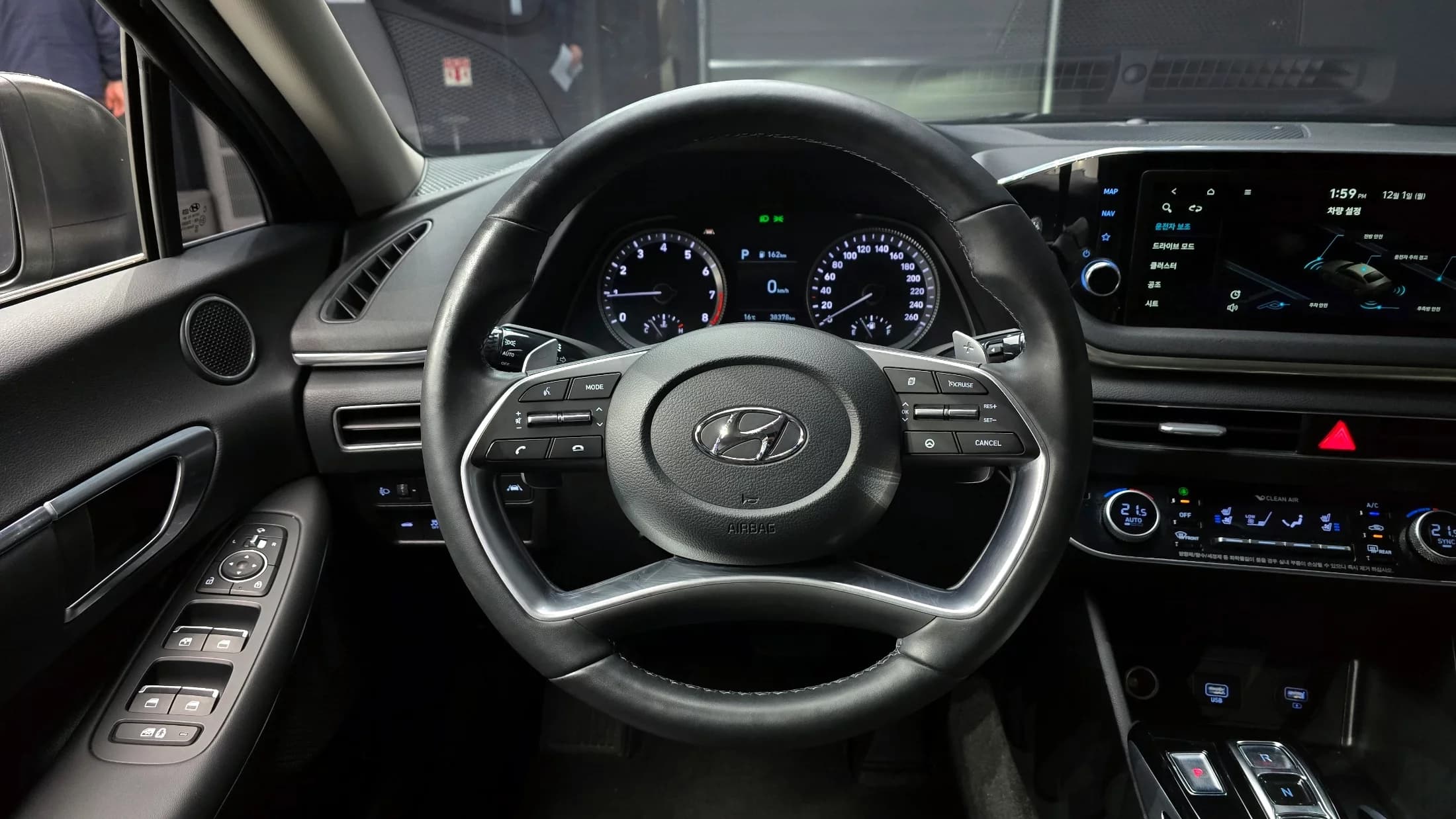 Hyundai Sonata 2.0 Premium Family, 2021 г. 38513 км. — фото 13