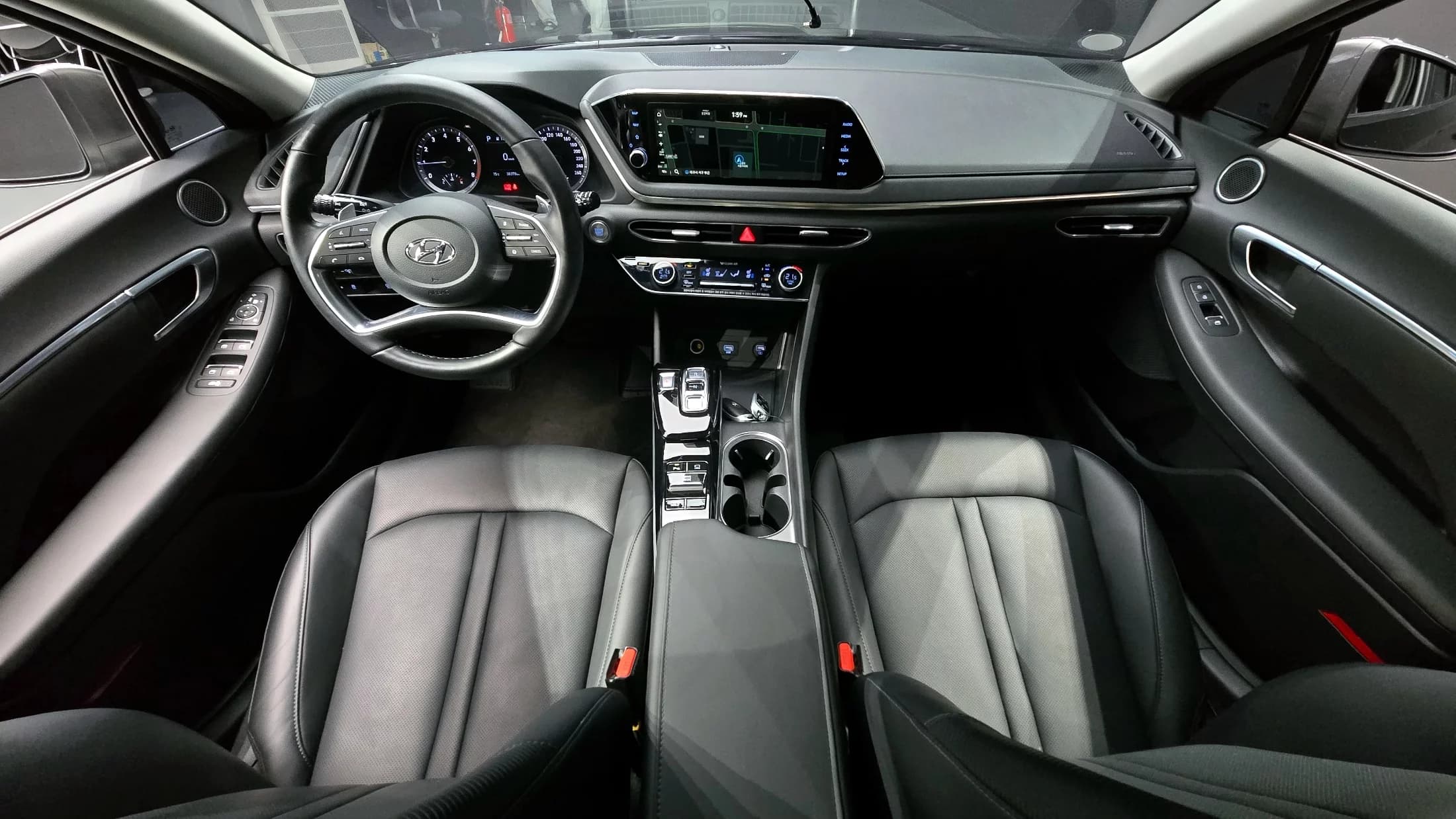Hyundai Sonata 2.0 Premium Family, 2021 г. 38513 км. — фото 7