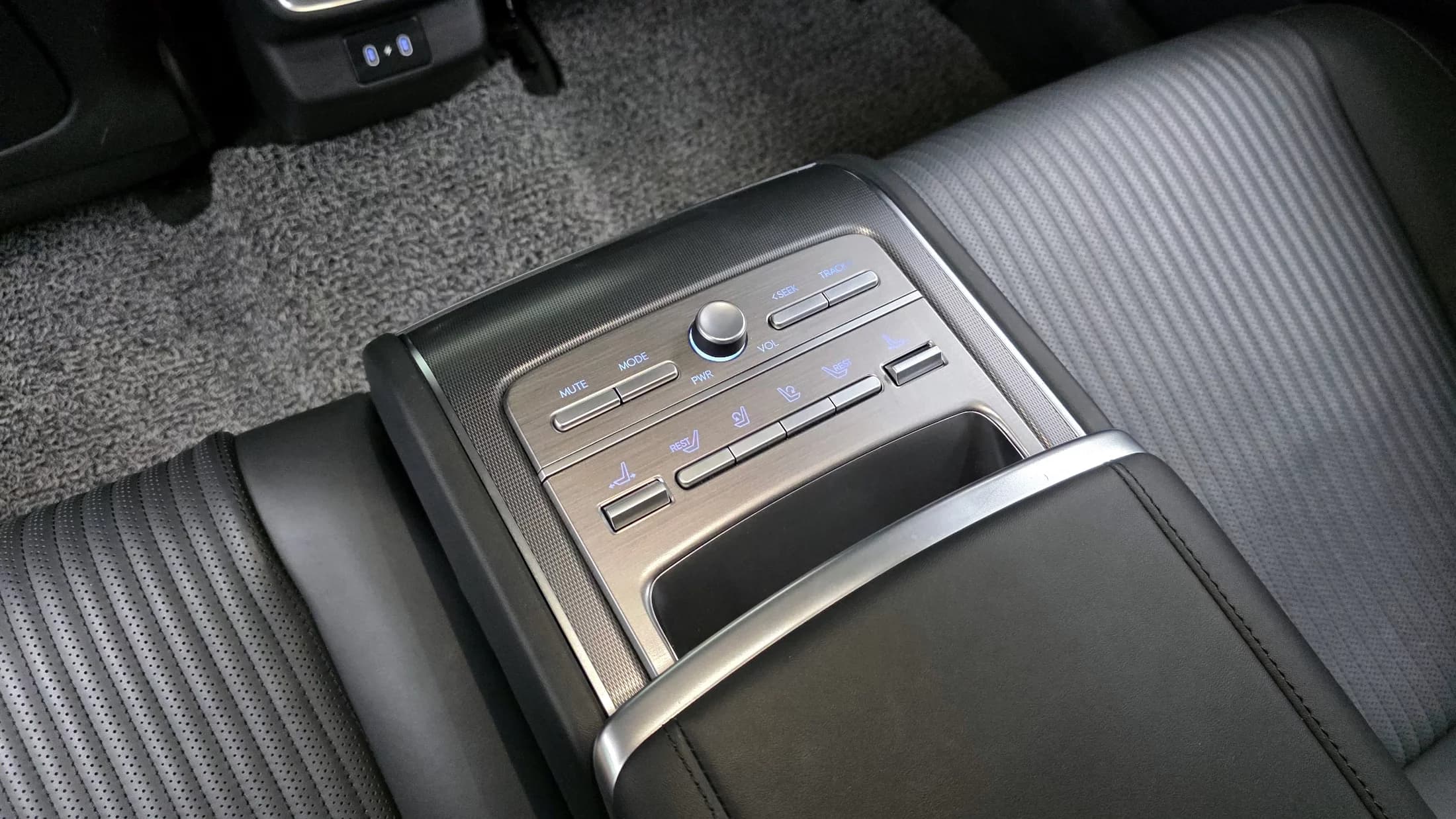 Hyundai Grandeur 2,5 Gasoline 2WD Calligraphy, 2023 г. 51496 км. — фото 19