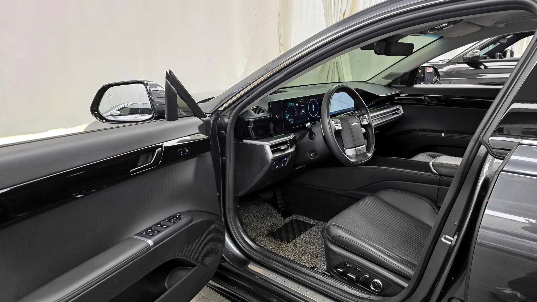 Hyundai Grandeur 2,5 Gasoline 2WD Calligraphy, 2023 г. 51496 км. — фото 10