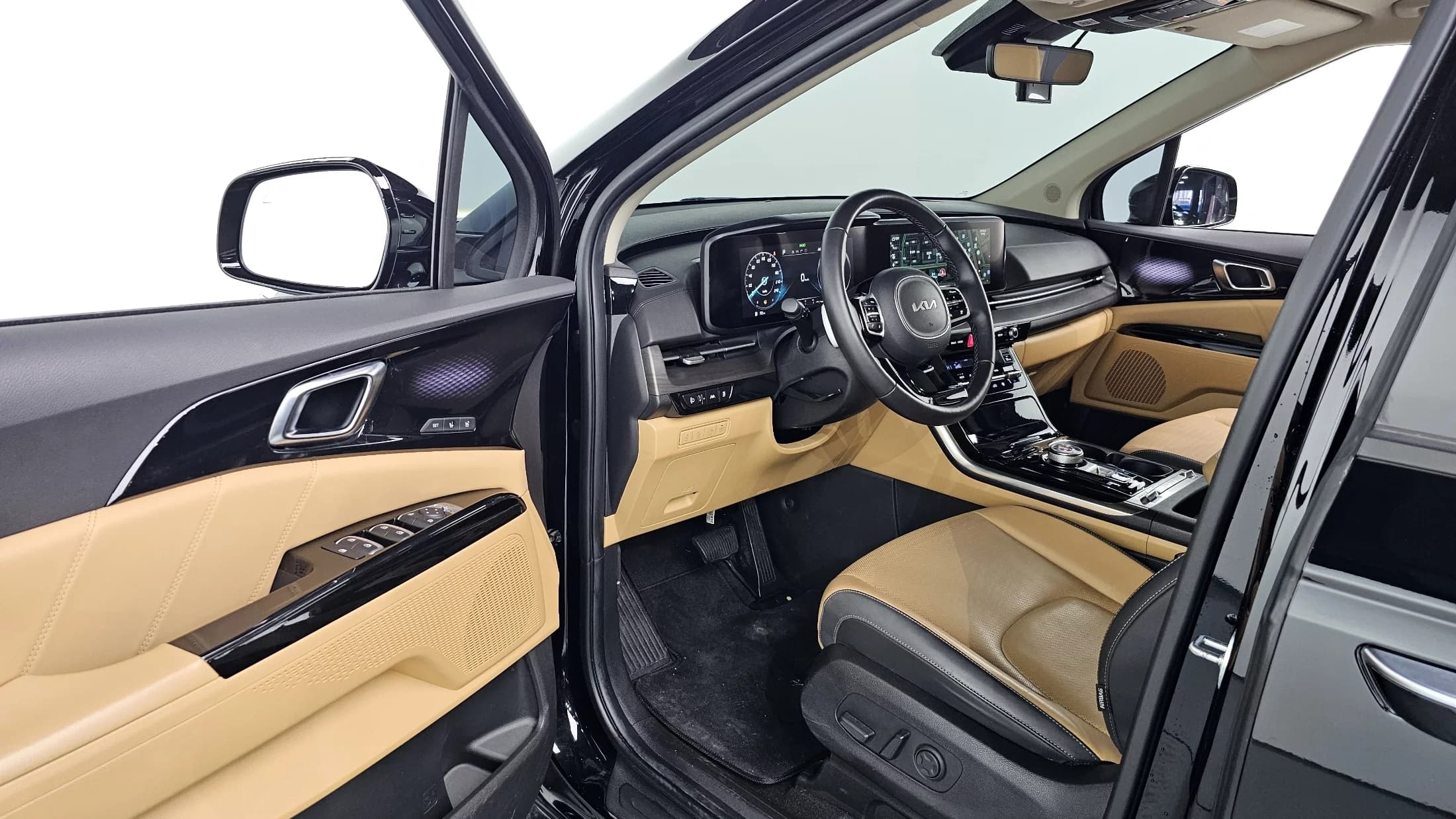 Kia Carnival Gasoline 9-Seater Signature, 2022 г. 81635 км. — фото 12