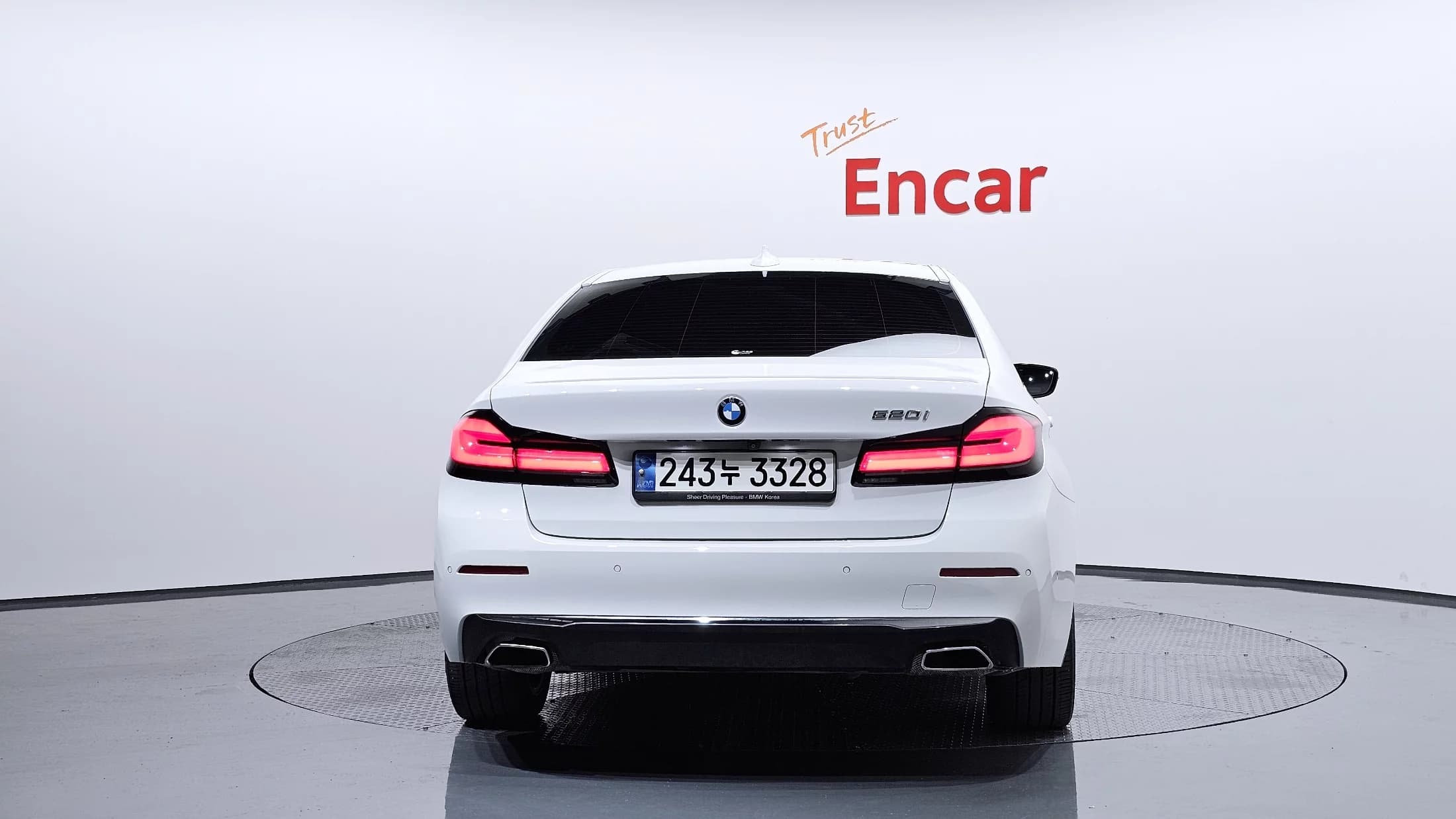 BMW 5-Series 520i Luxury, 2022 г. 84594 км. — фото 4