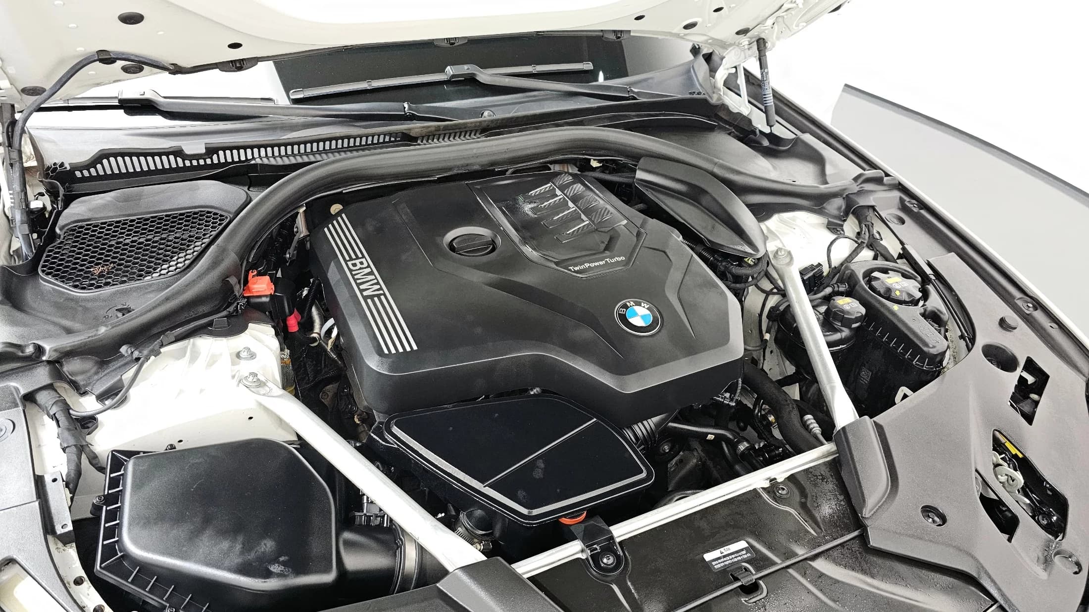 BMW 5-Series 520i Luxury, 2022 г. 84594 км. — фото 6