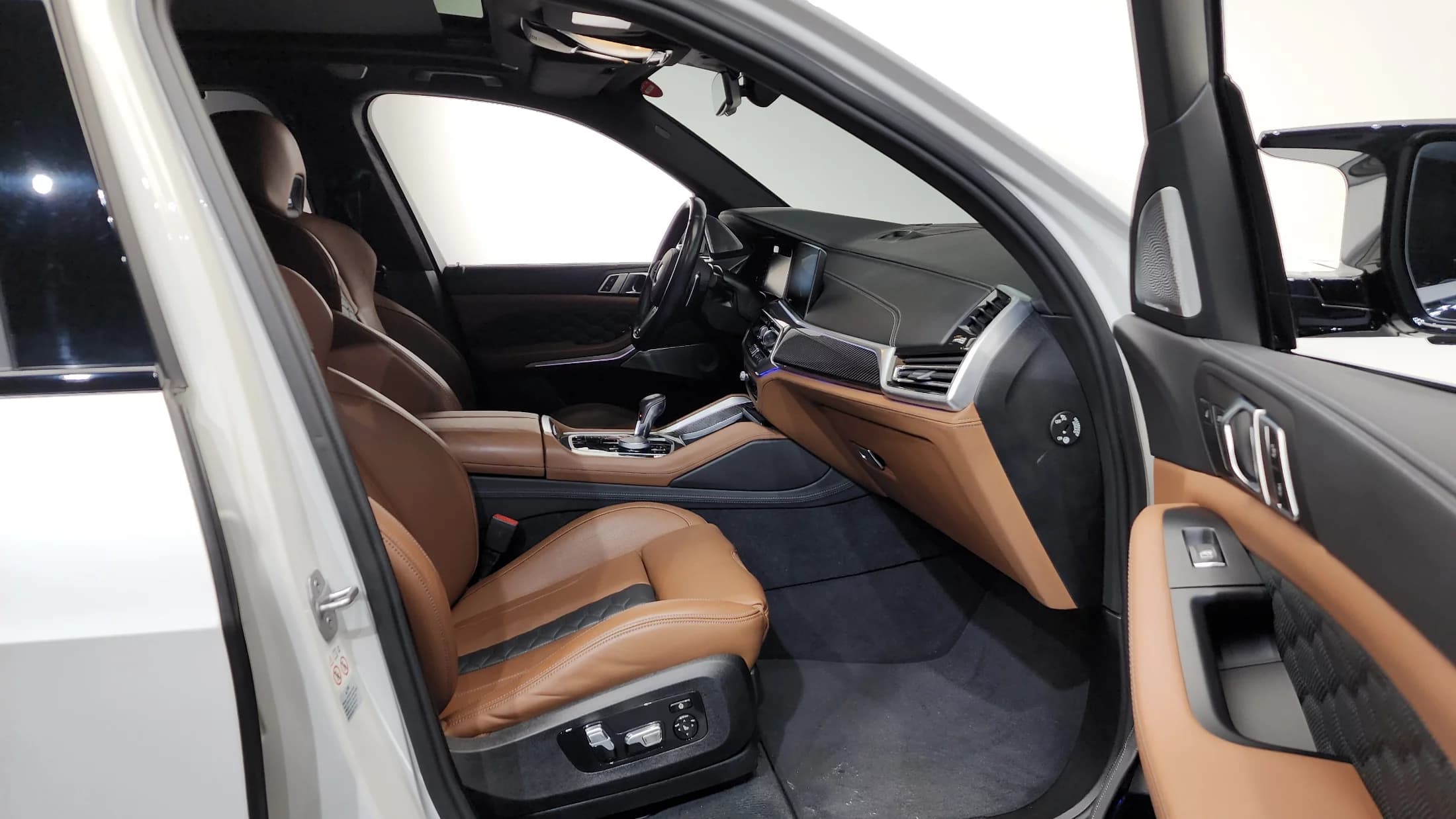 BMW X5 M 4.4 Competition, 2023 г. 62545 км. — фото 10