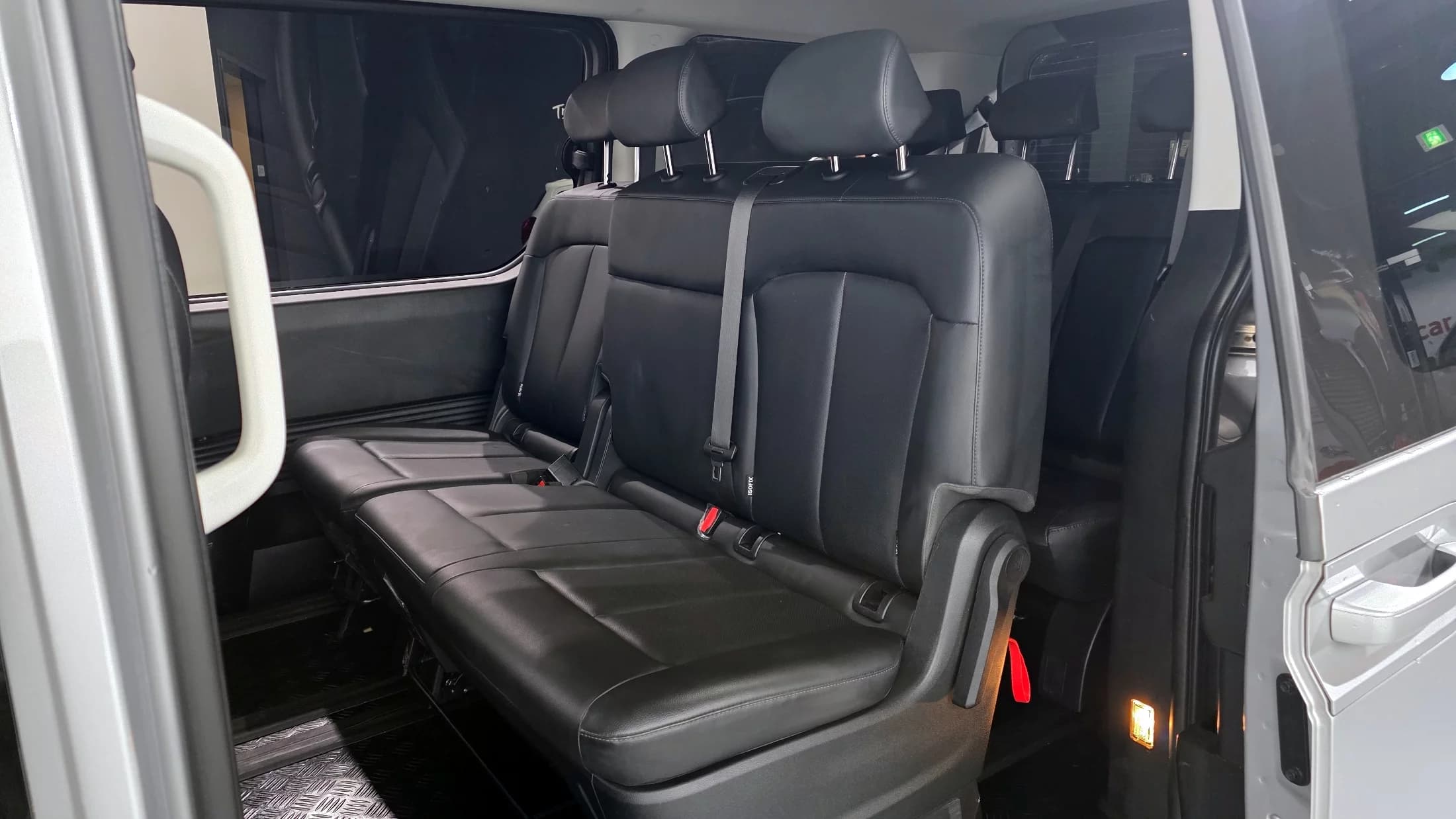 Hyundai Staria Tourer 9-Seater Modern, 2023 г. 53941 км. — фото 11