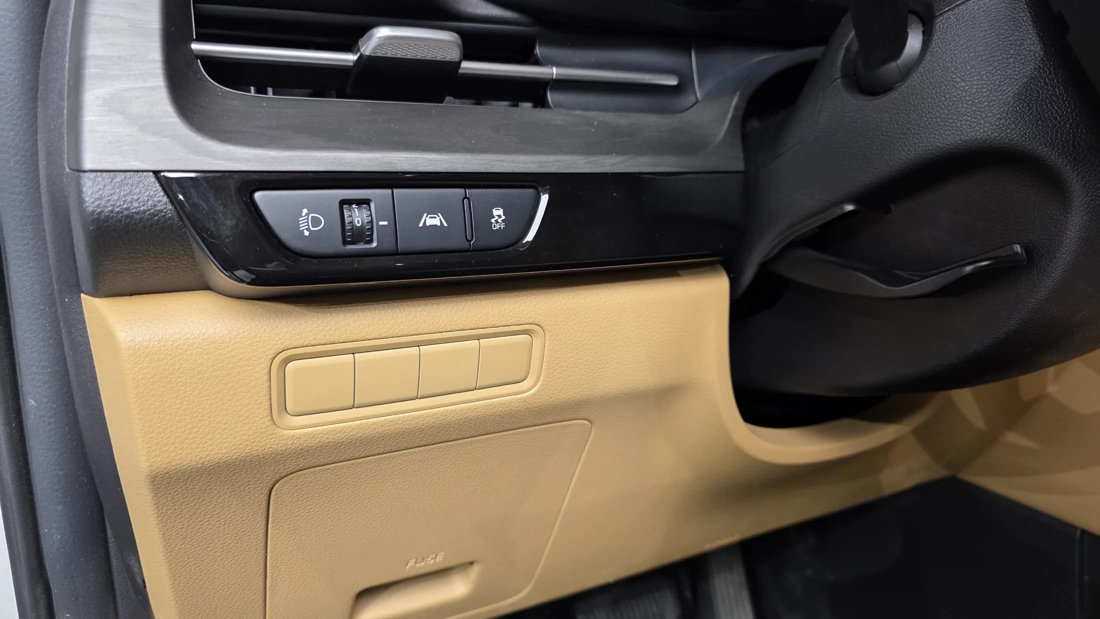 Kia Carnival 9-Seater Prestige, 2023 г. 30846 км. — фото 13
