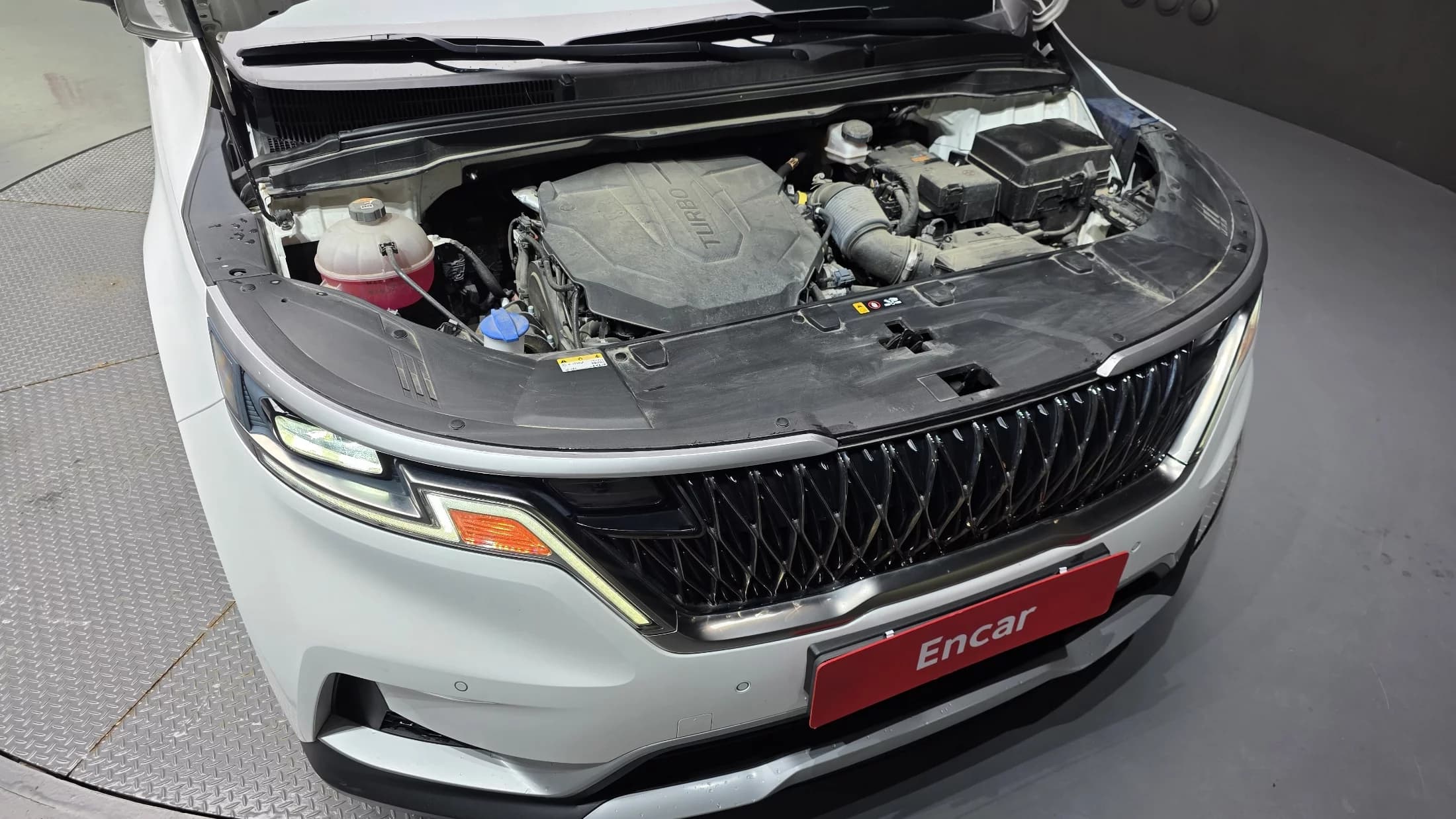 Kia Carnival 9-Seater Prestige, 2023 г. 30846 км. — фото 6