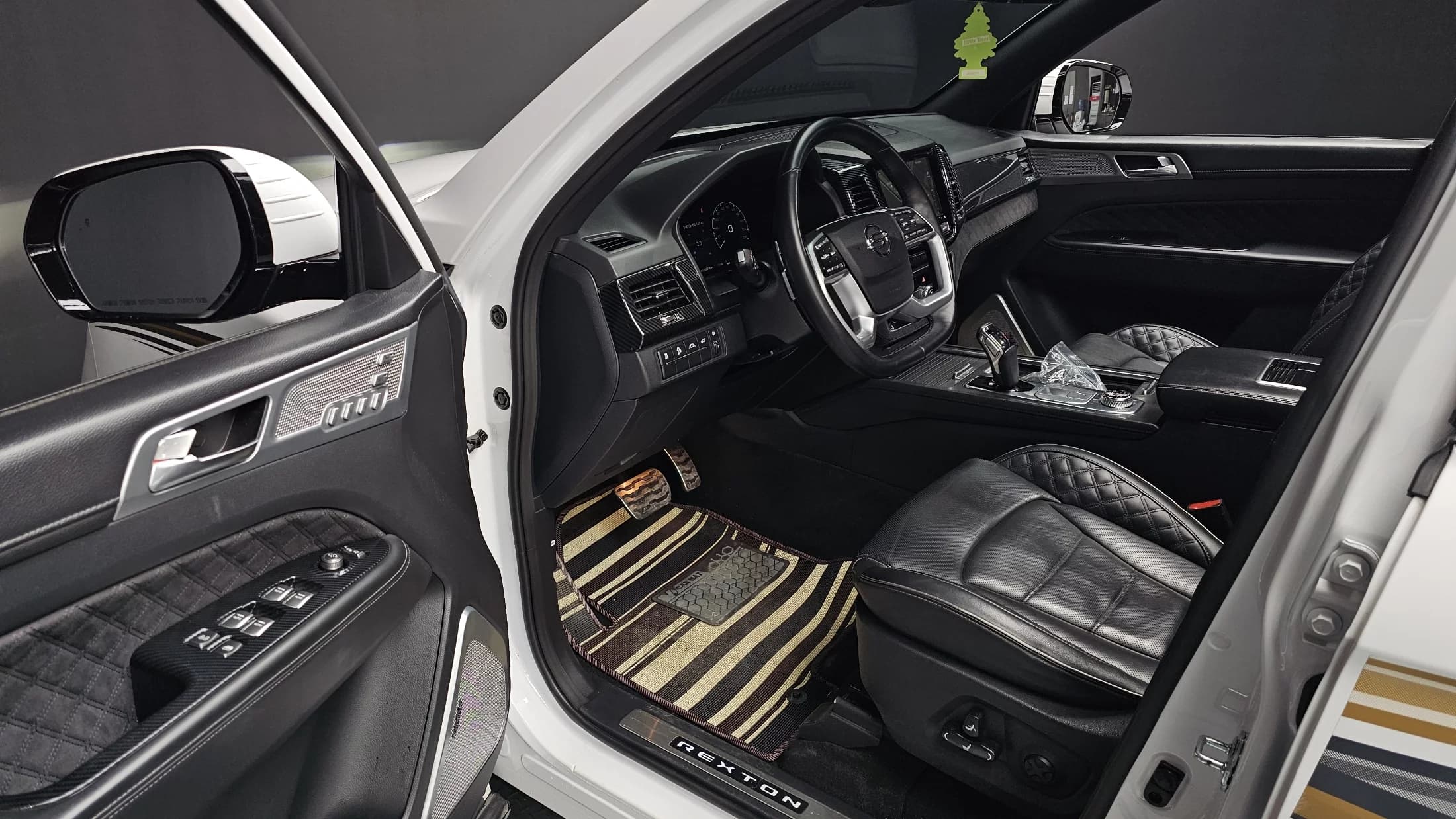SsangYong Rexton Diesel 2.2 4WD The Black, 2022 г. 102360 км. — фото 11