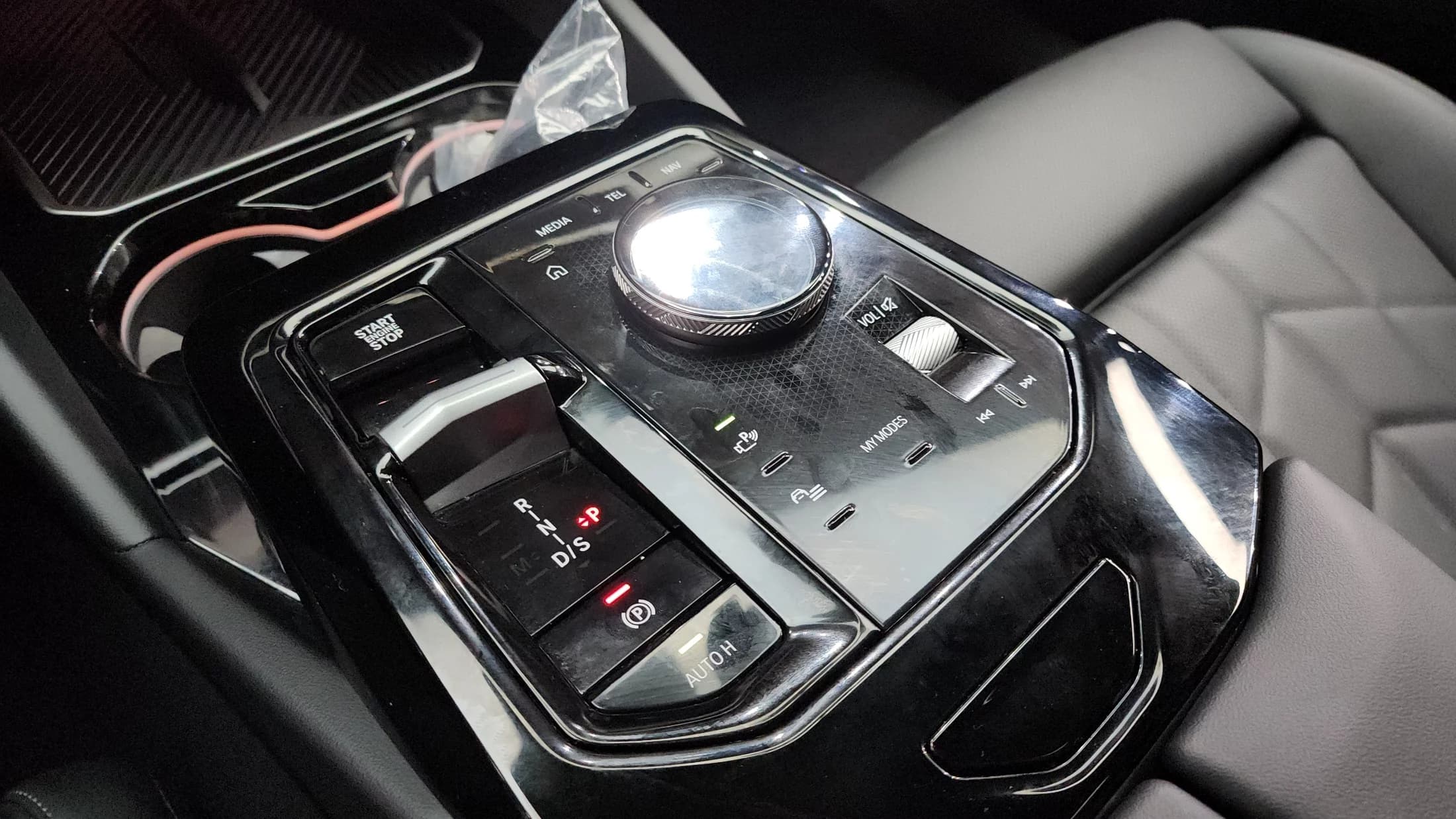 BMW 5-Series 520i M Sport, 2025 г. 16340 км. — фото 9