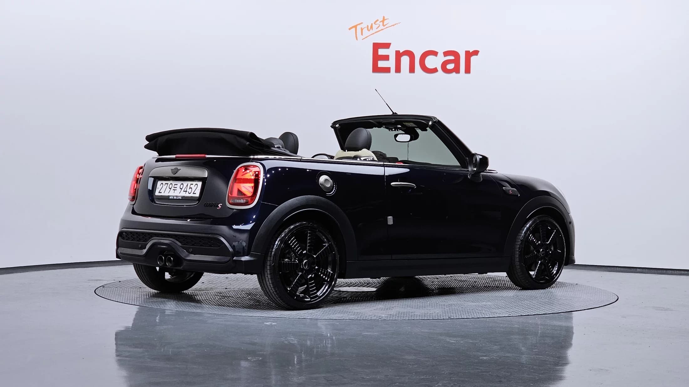 MINI Cooper Convertible Resolute Edition 3rd Gen, 2024 г. 7503 км. — фото 2