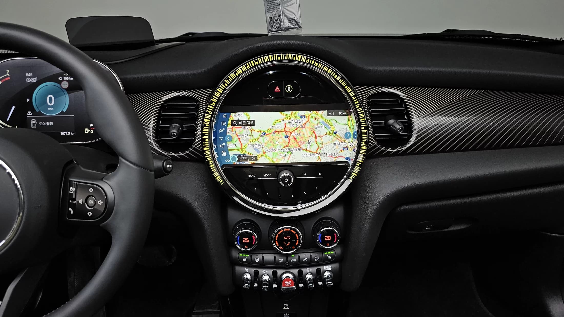 MINI Cooper Convertible Resolute Edition 3rd Gen, 2024 г. 7503 км. — фото 14