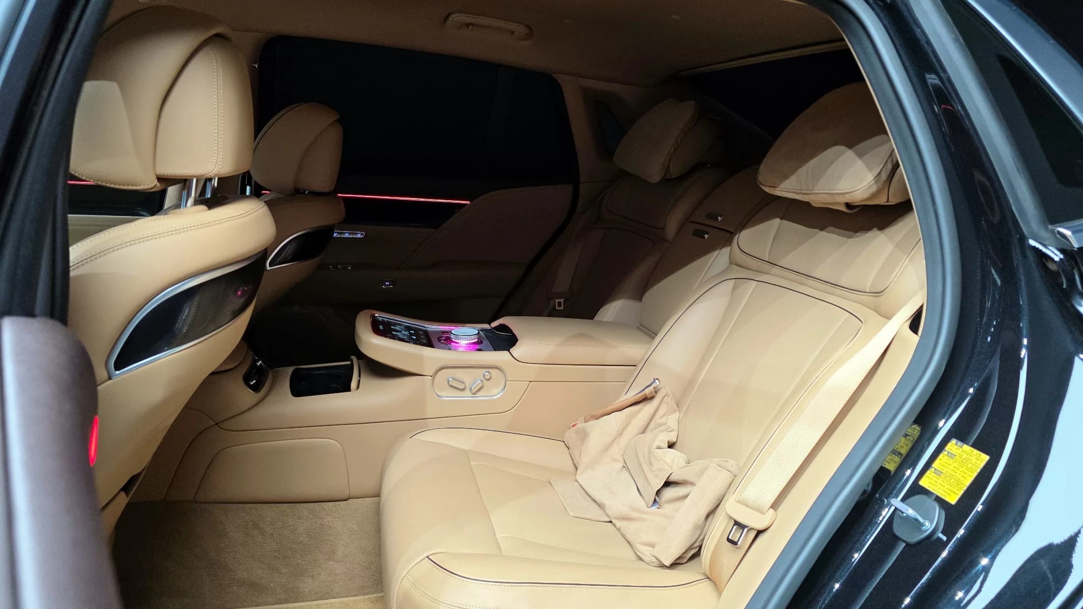 Genesis G90 Gasoline 3.5 Turbo AWD, 2022 г. 56228 км. — фото 12