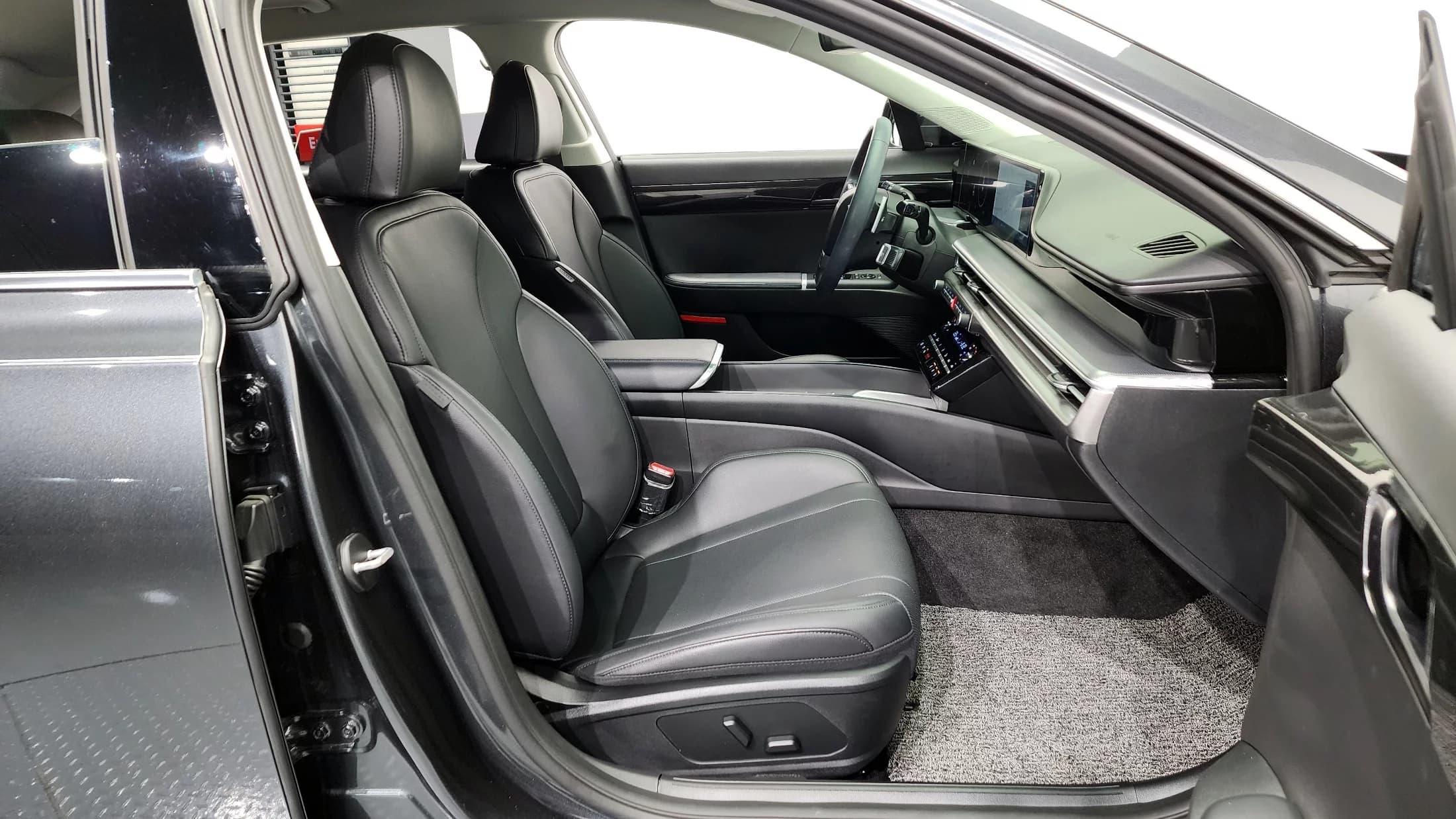 Hyundai Grandeur 3.5 Gasoline 2WD Premium, 2022 г. 22103 км. — фото 11