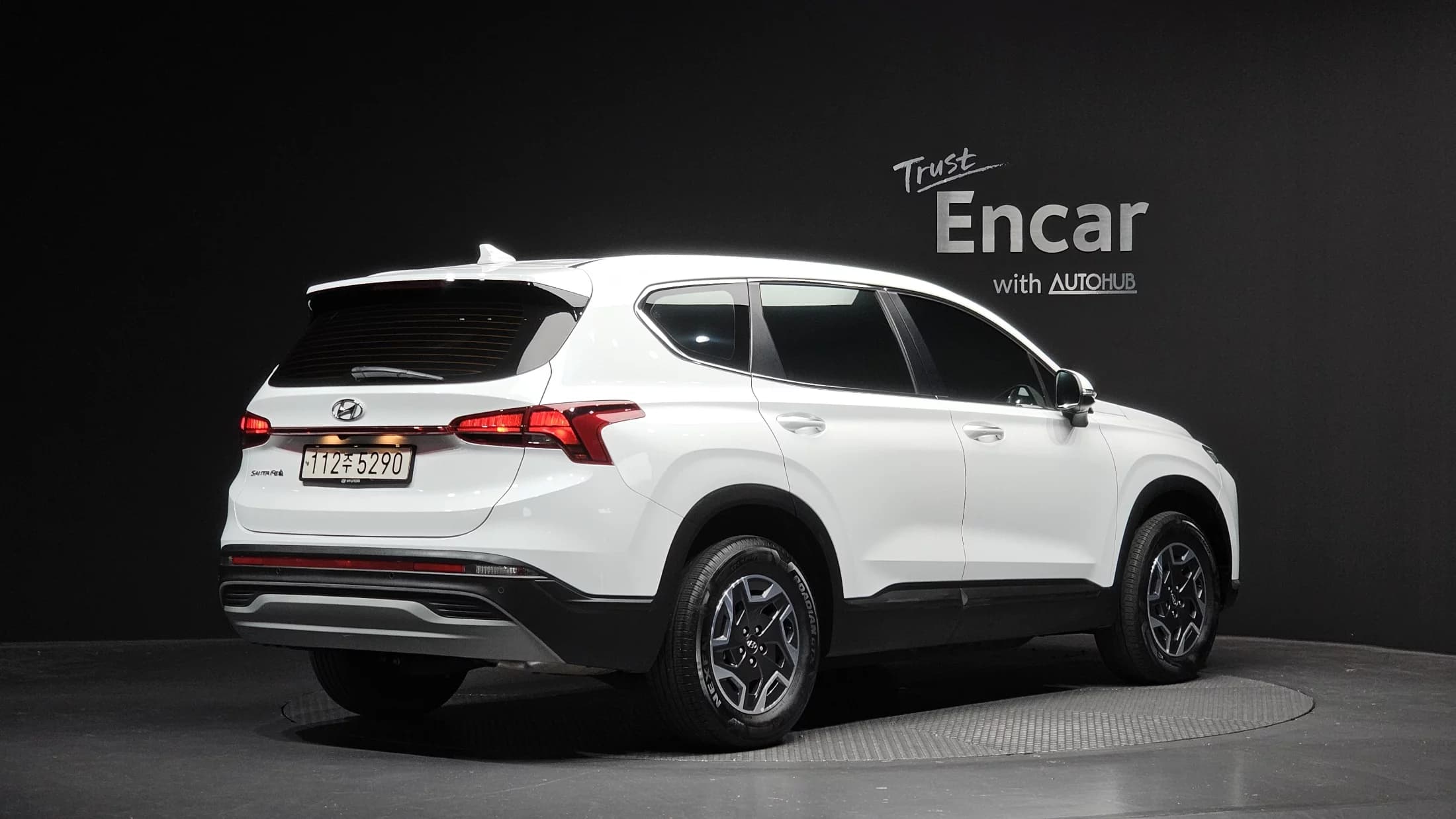 Hyundai Santa Fe HEV 1.6 2WD Exclusive, гибрид, 2021 г. 42421 км. — фото 2