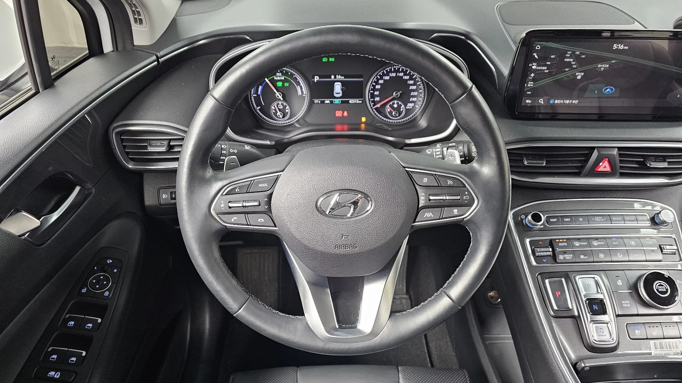 Hyundai Santa Fe HEV 1.6 2WD Exclusive, гибрид, 2021 г. 42421 км. — фото 13
