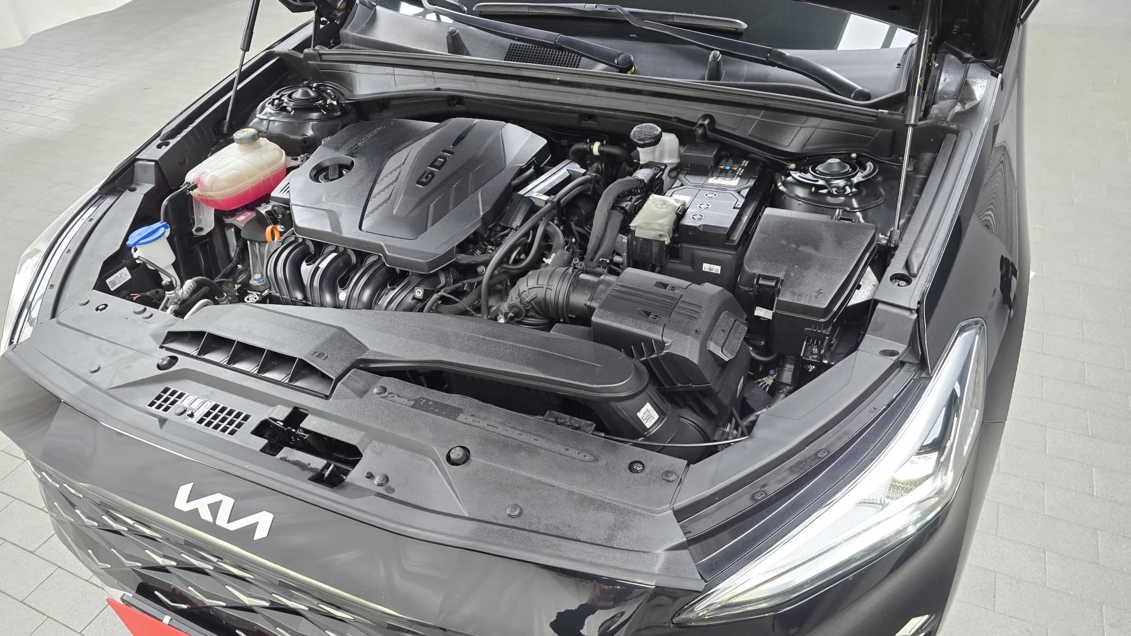 Kia K8 2.5 Gasoline 2WD Signature, 2022 г. 47607 км. — фото 6