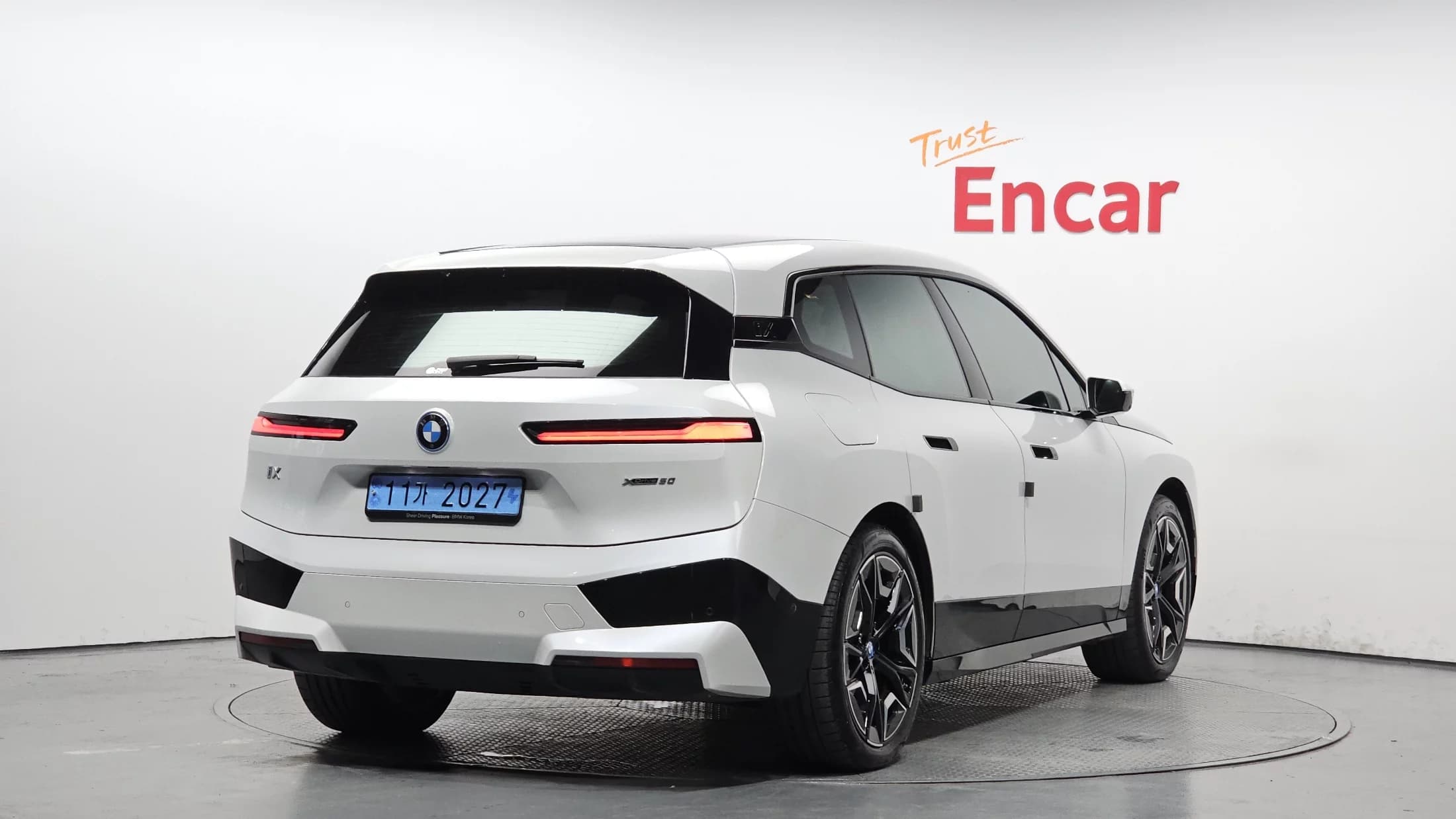 BMW iX xDrive50 Sports Plus, электромобиль, 2023 г. 33373 км. — фото 2